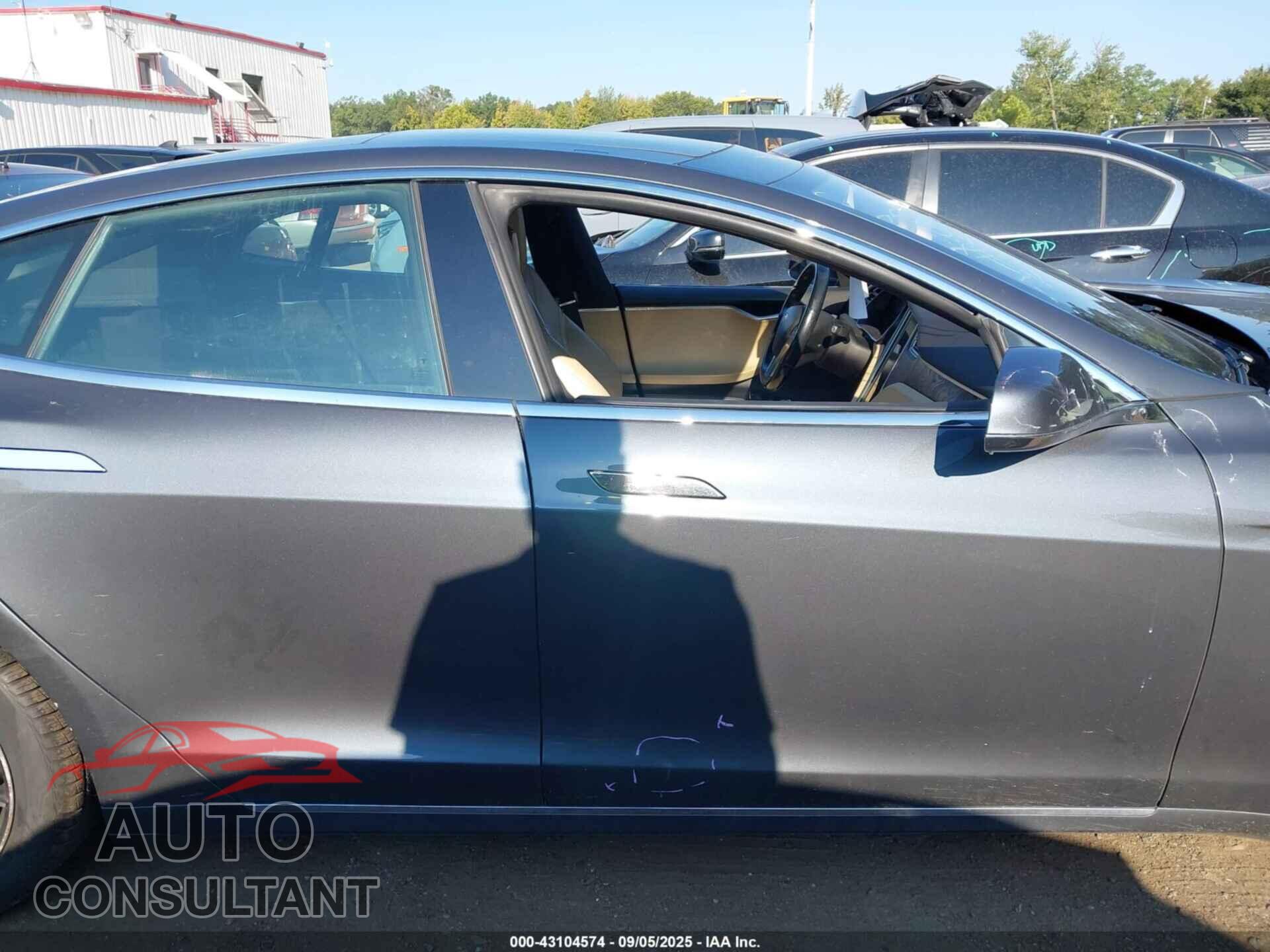 TESLA MODEL S 2016 - 5YJSA1E24GF151473