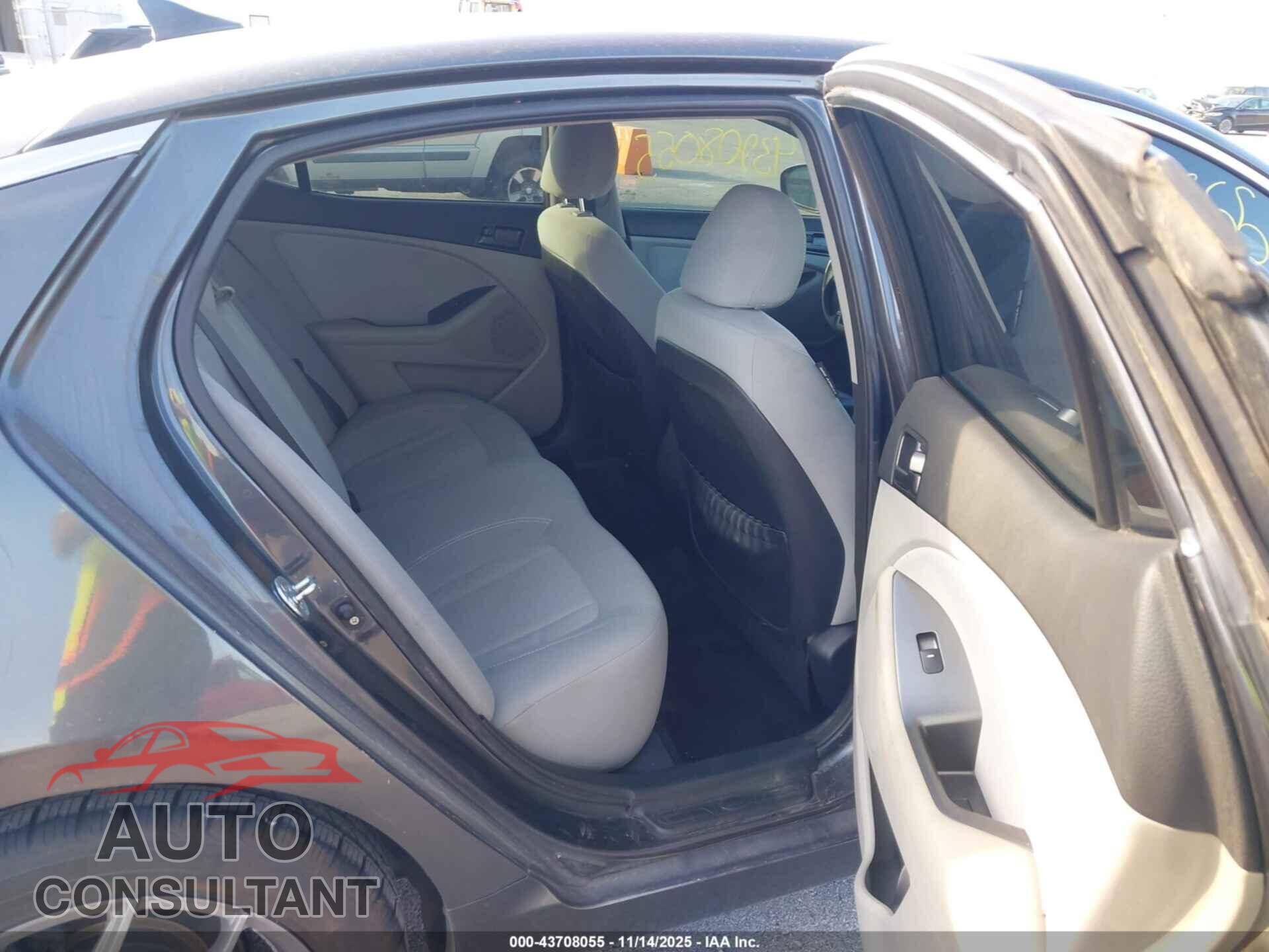 KIA OPTIMA 2011 - KNAGM4A75B5167818