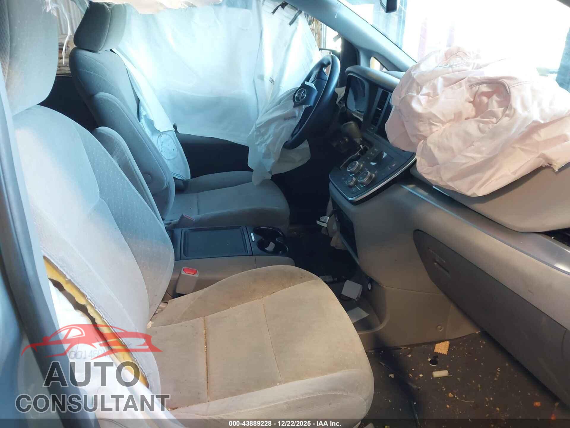 TOYOTA SIENNA 2017 - 5TDKZ3DC0HS856427