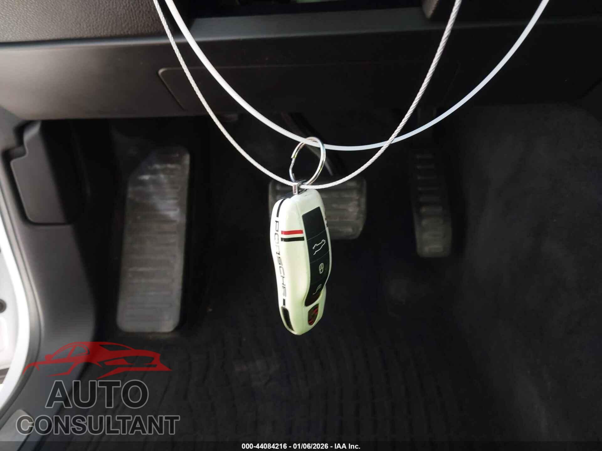 PORSCHE CAYENNE 2017 - WP1AA2A21HKA84809