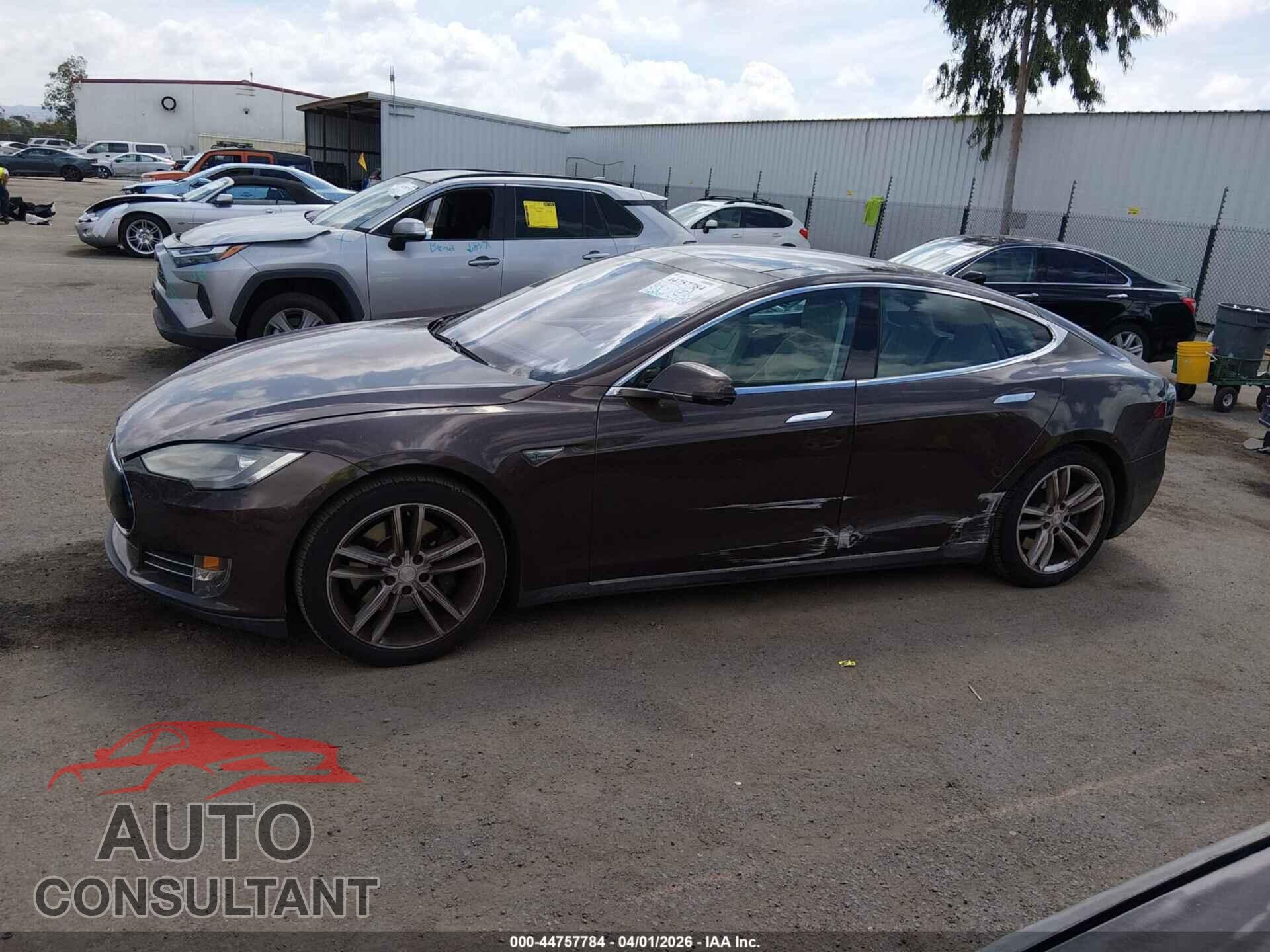 TESLA MODEL S 2014 - 5YJSA1H15EFP61043