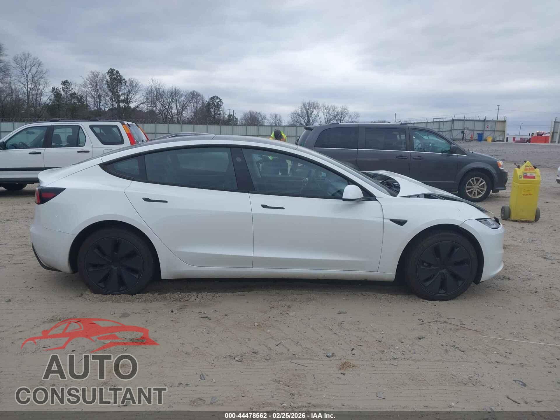TESLA MODEL 3 2025 - 5YJ3E1EA0SF960669