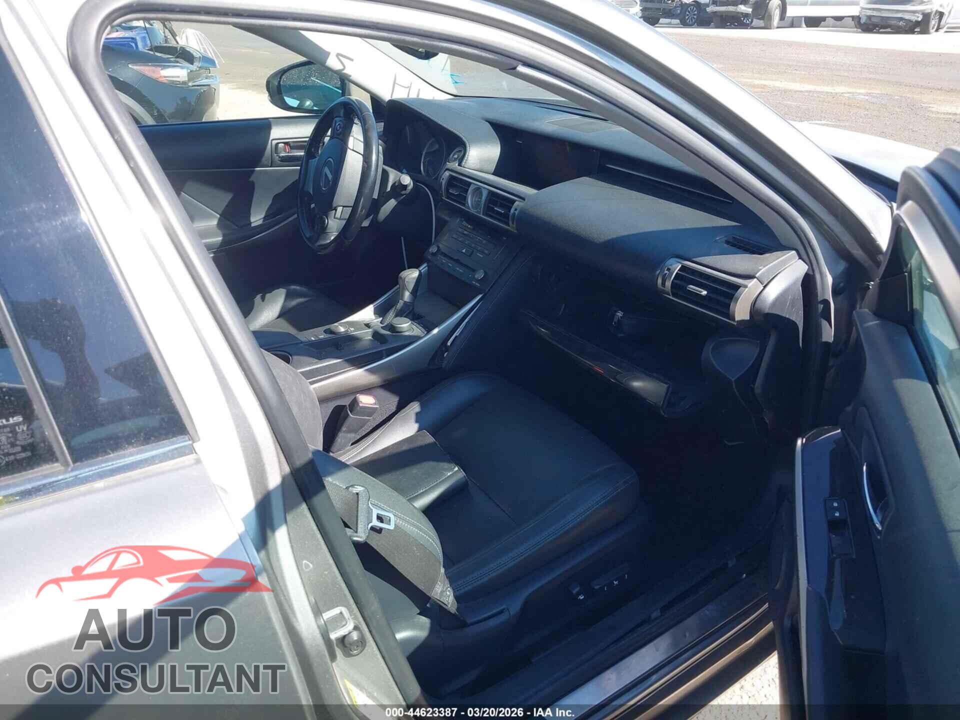 LEXUS IS 250 2015 - JTHBF1D22F5068402