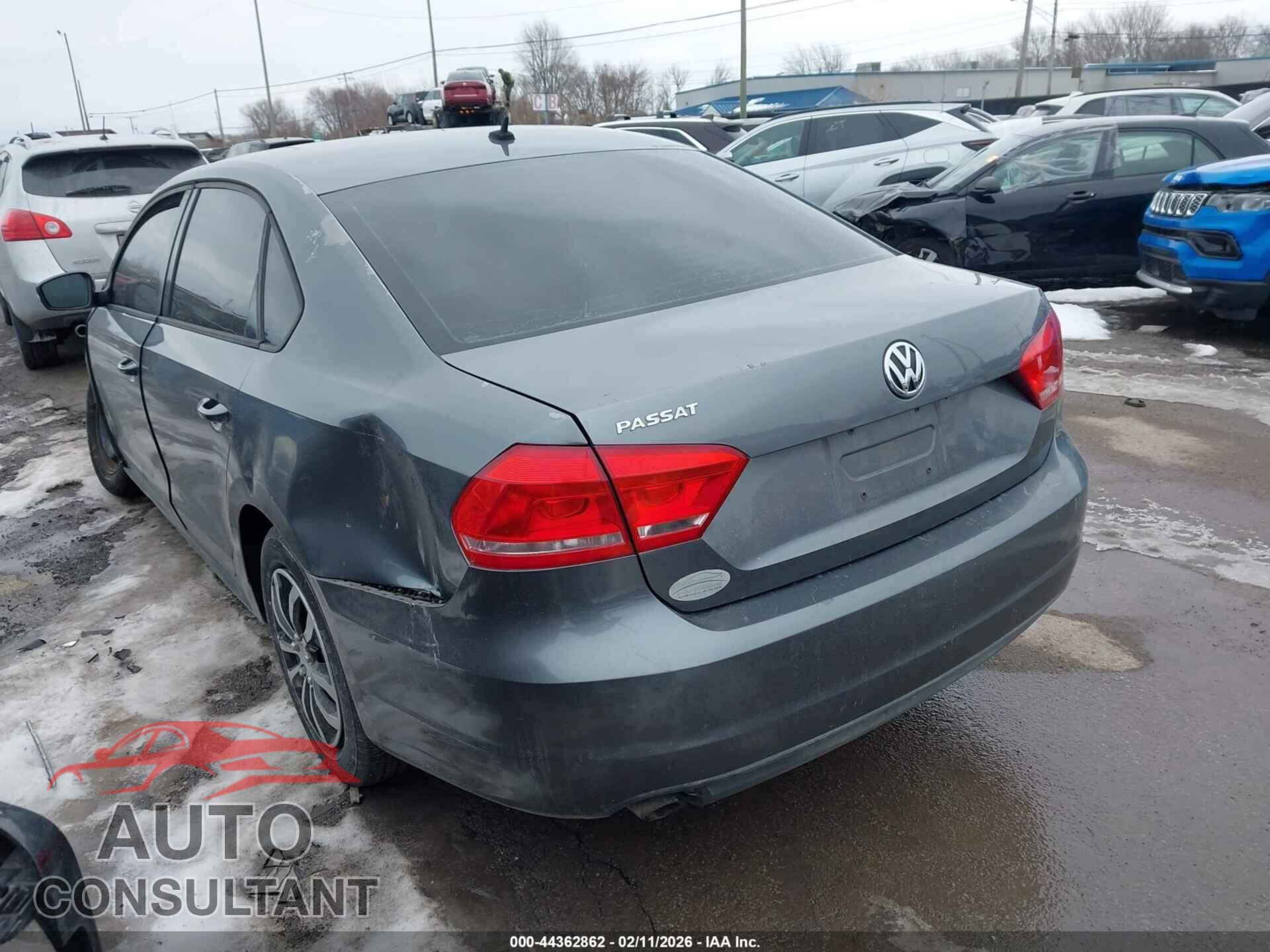 VOLKSWAGEN PASSAT 2013 - 1VWAP7A30DC078037