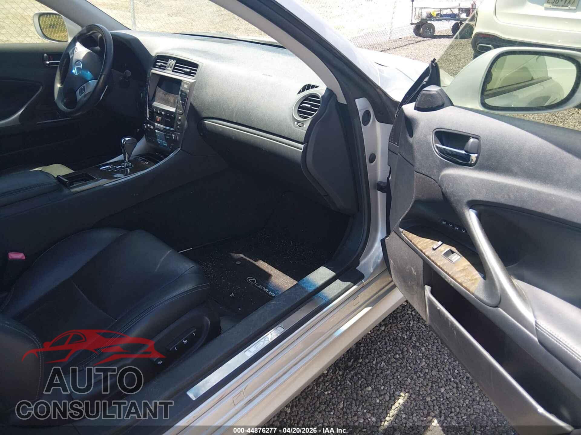 LEXUS IS 250C 2011 - JTHFF2C29B2517031