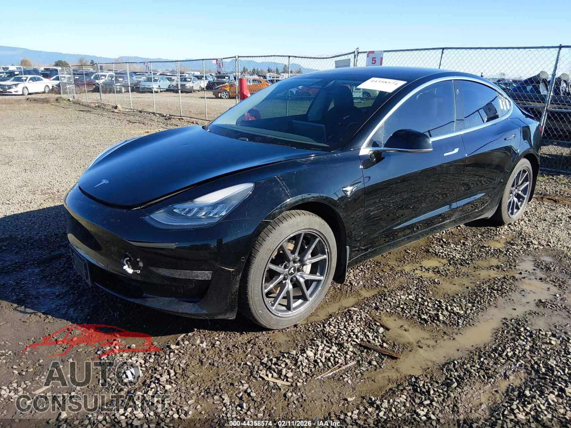 TESLA MODEL 3 2018 - 5YJ3E1EA9JF098518
