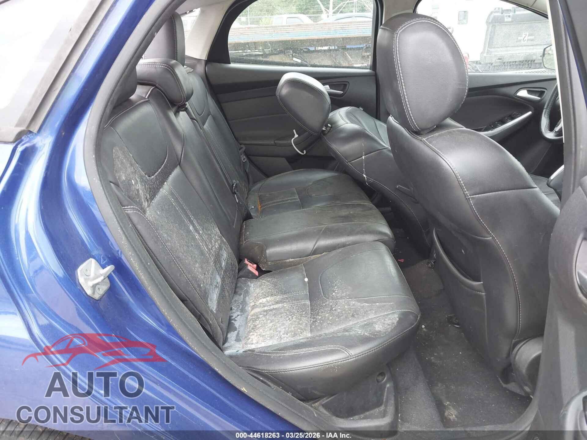 FORD FOCUS 2014 - 1FADP3F2XEL148675