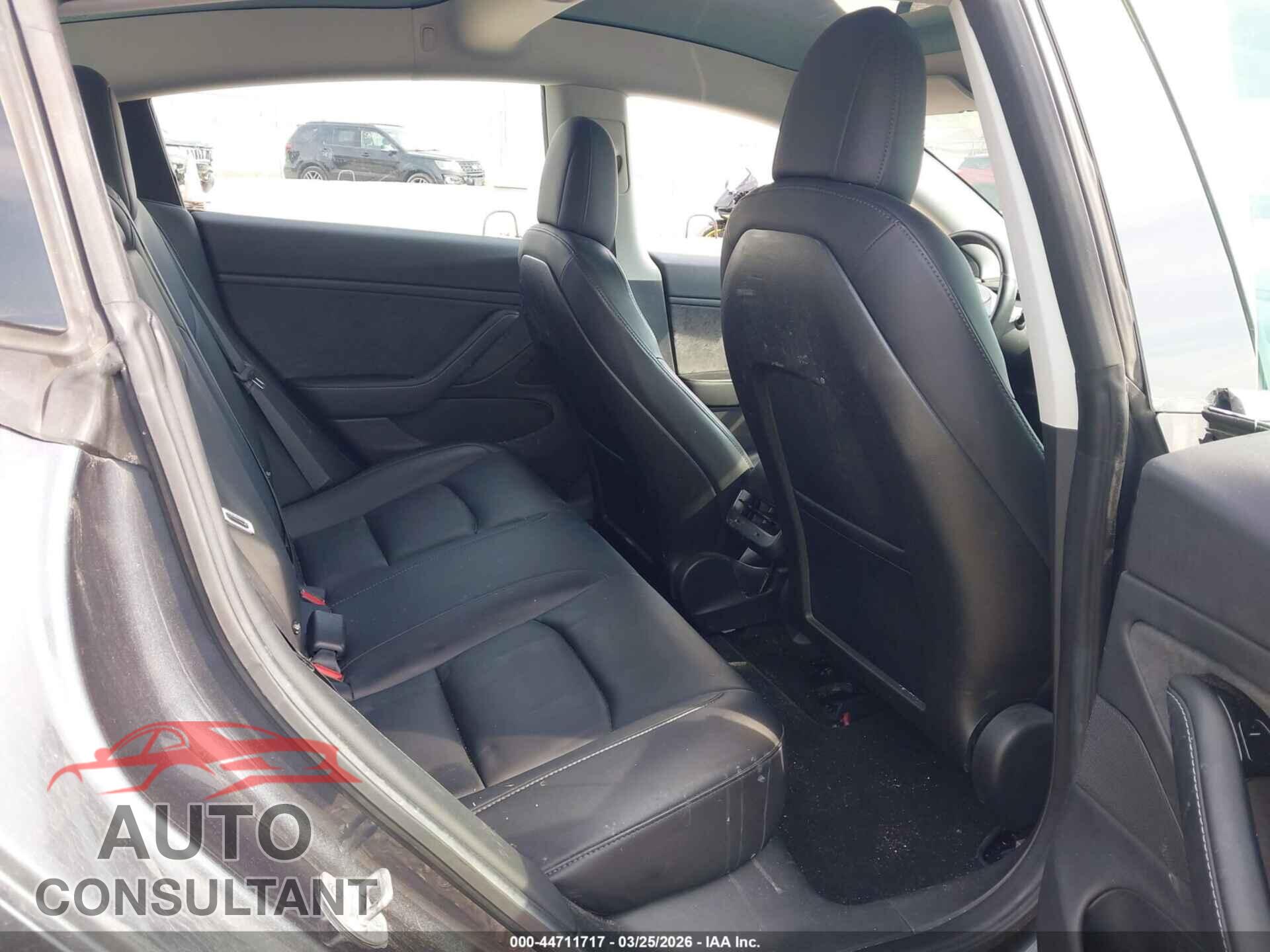 TESLA MODEL 3 2018 - 5YJ3E1EA5JF037408