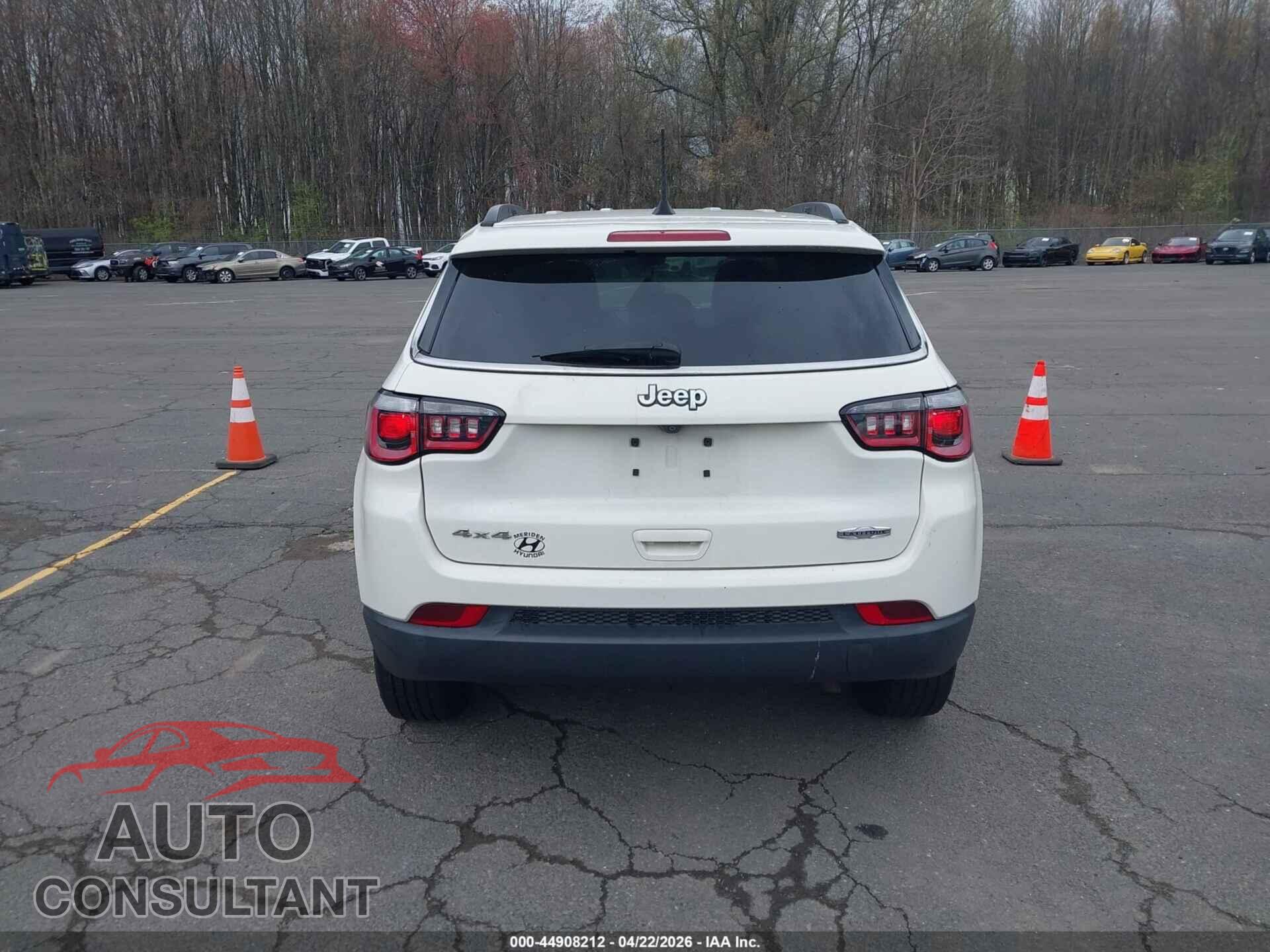JEEP COMPASS 2018 - 3C4NJDBB1JT104896