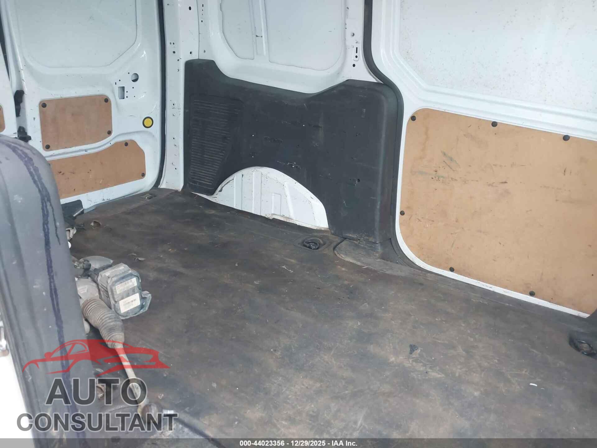 FORD TRANSIT CONNECT 2015 - NM0LS7E72F1205129