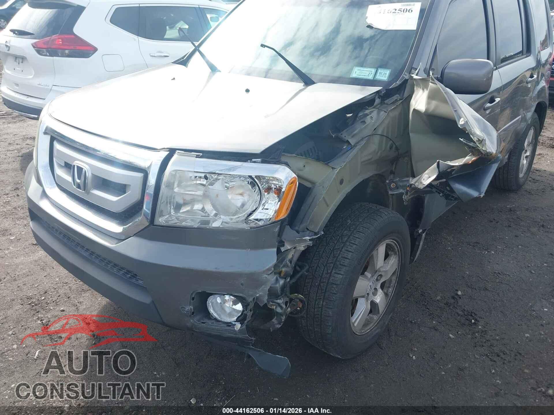 HONDA PILOT 2011 - 5FNYF4H50BB016101