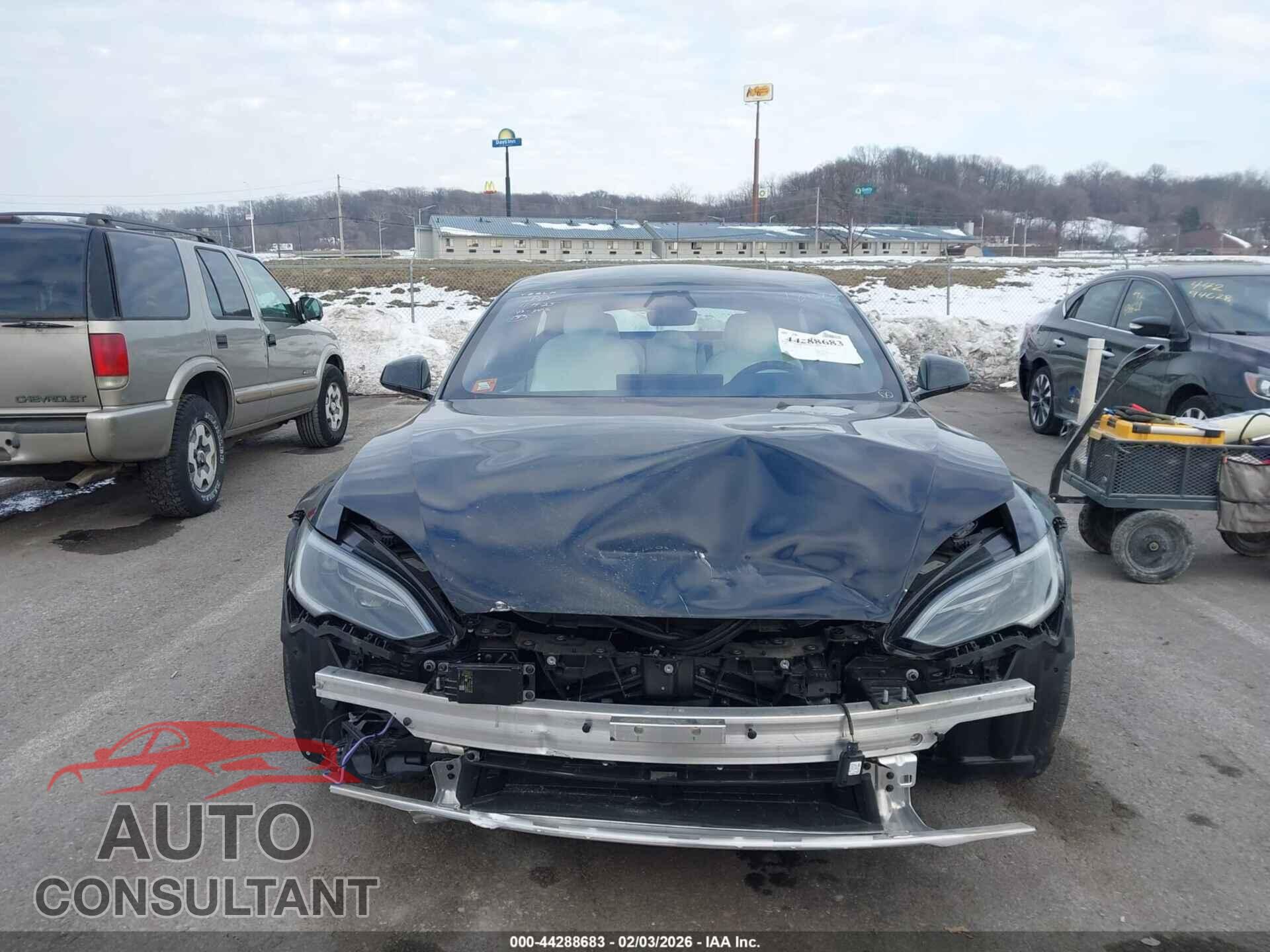 TESLA MODEL S 2024 - 5YJSA1E54RF538893