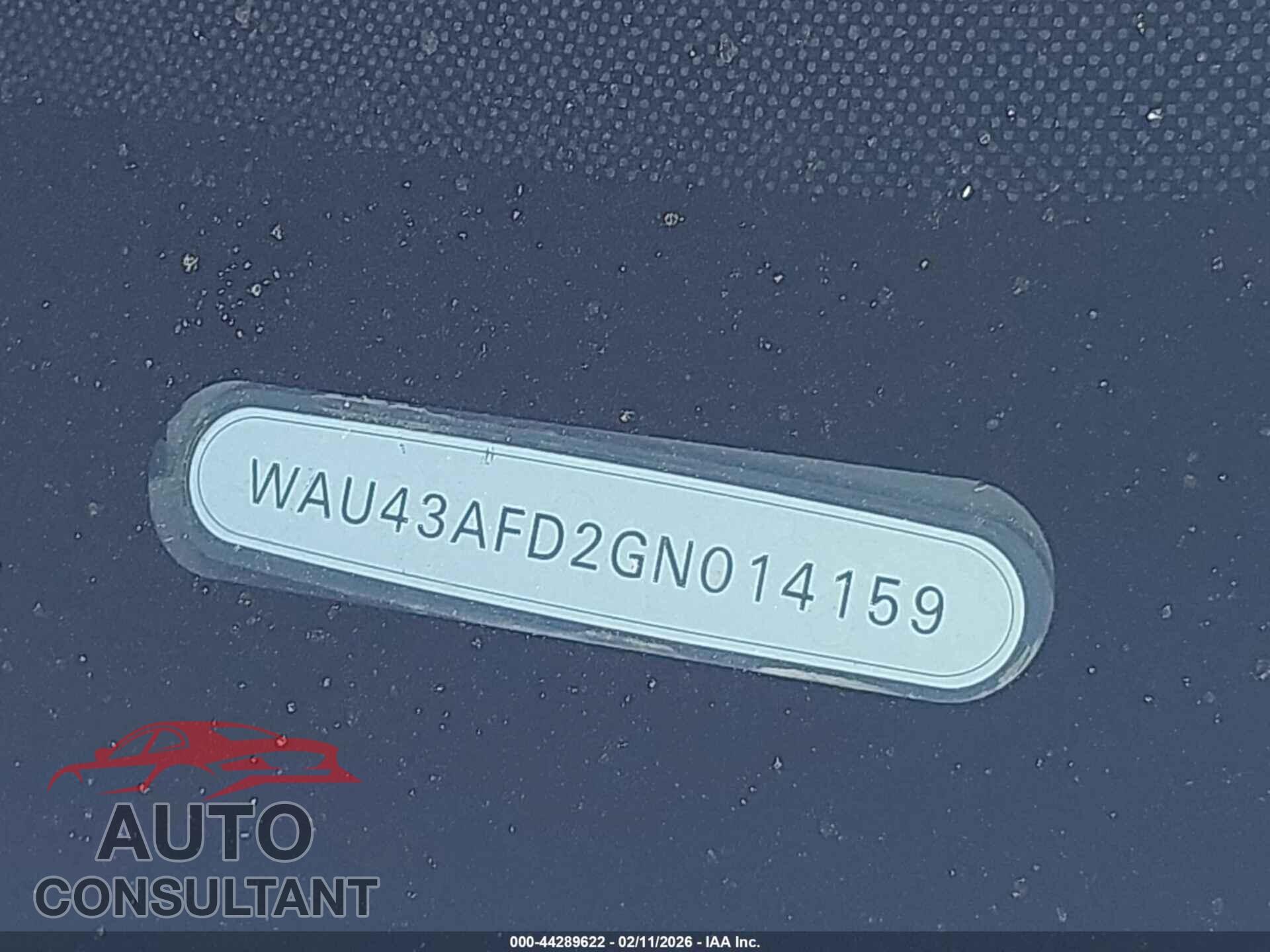 AUDI A8 L 2016 - WAU43AFD2GN014159