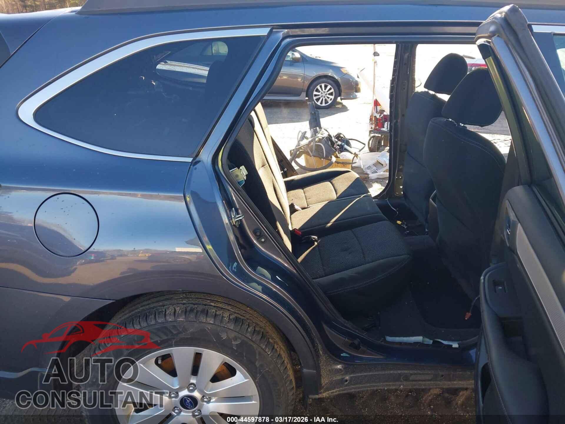 SUBARU OUTBACK 2017 - 4S4BSAHC2H3201542