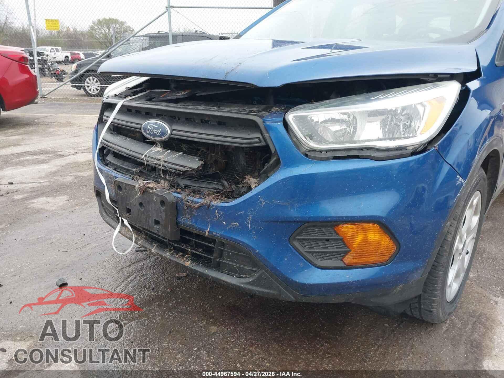 FORD ESCAPE 2017 - 1FMCU0F70HUB13193