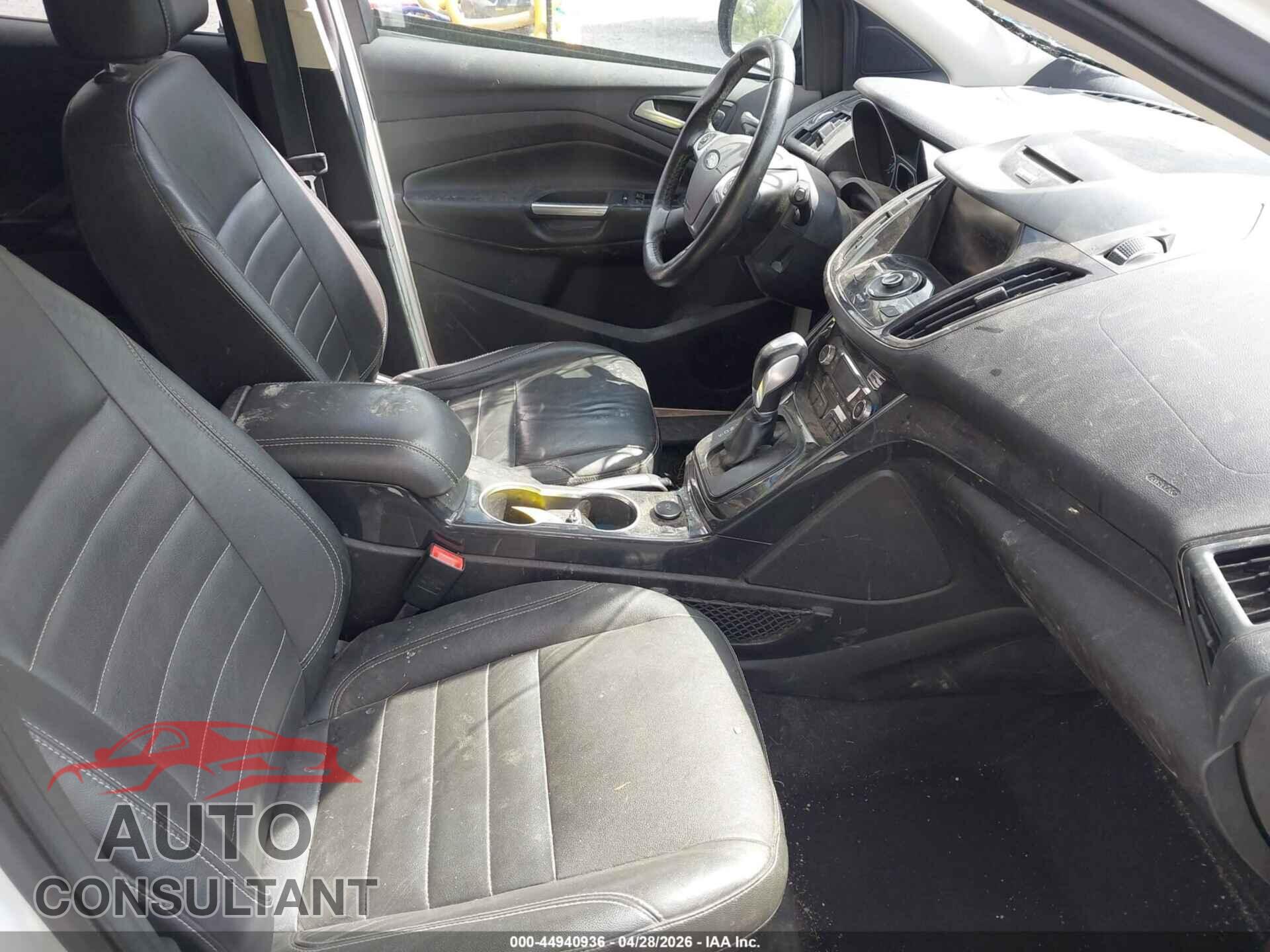 FORD ESCAPE 2015 - 1FMCU9J90FUB12040