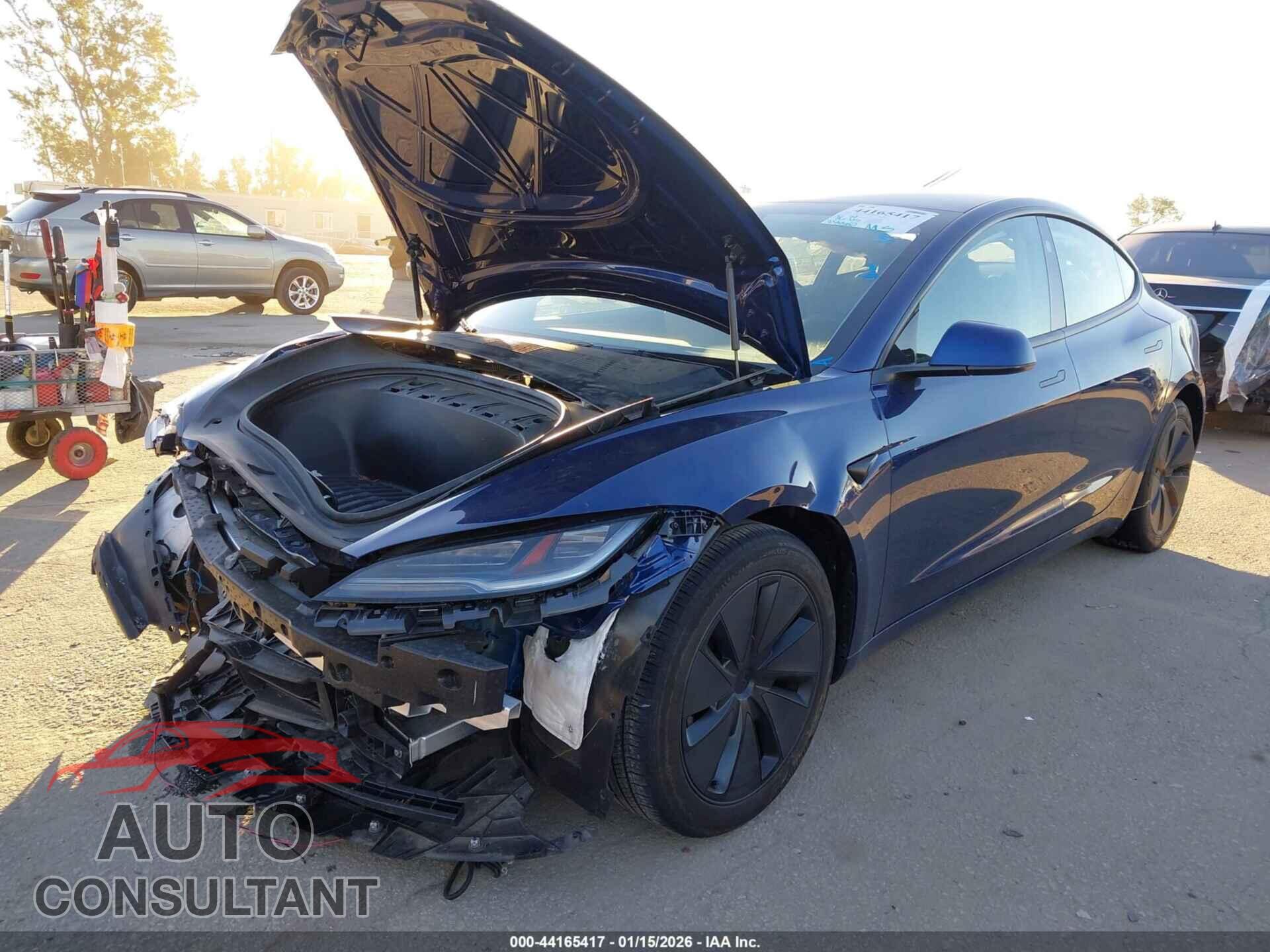 TESLA MODEL 3 2024 - 5YJ3E1EA5RF743631
