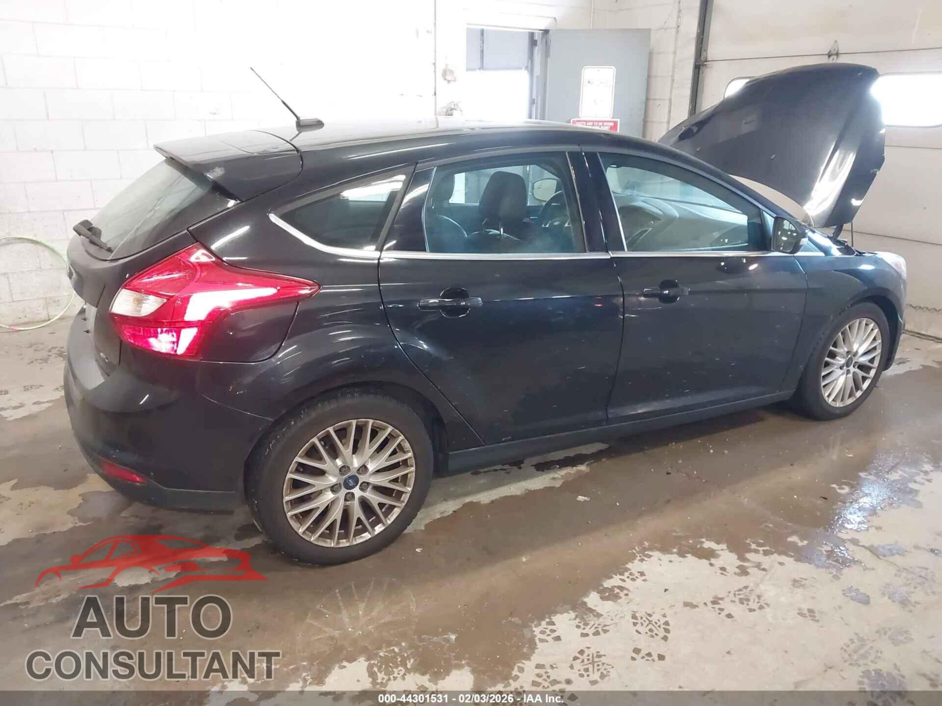 FORD FOCUS 2012 - 1FAHP3M22CL362349