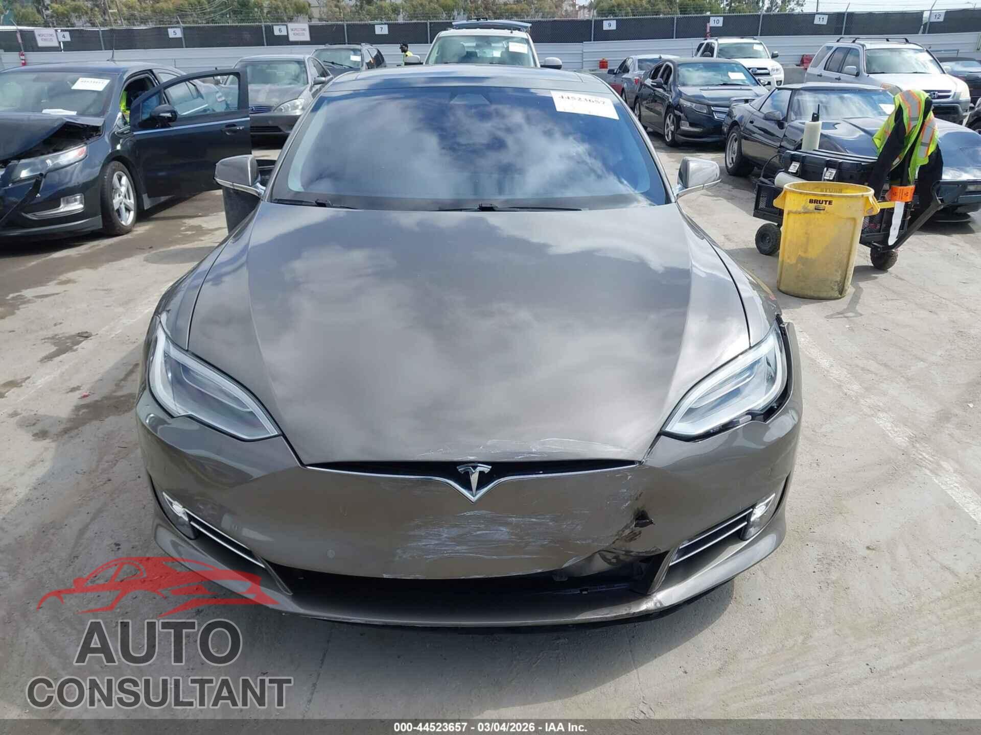 TESLA MODEL S 2016 - 5YJSA1E18GF161012