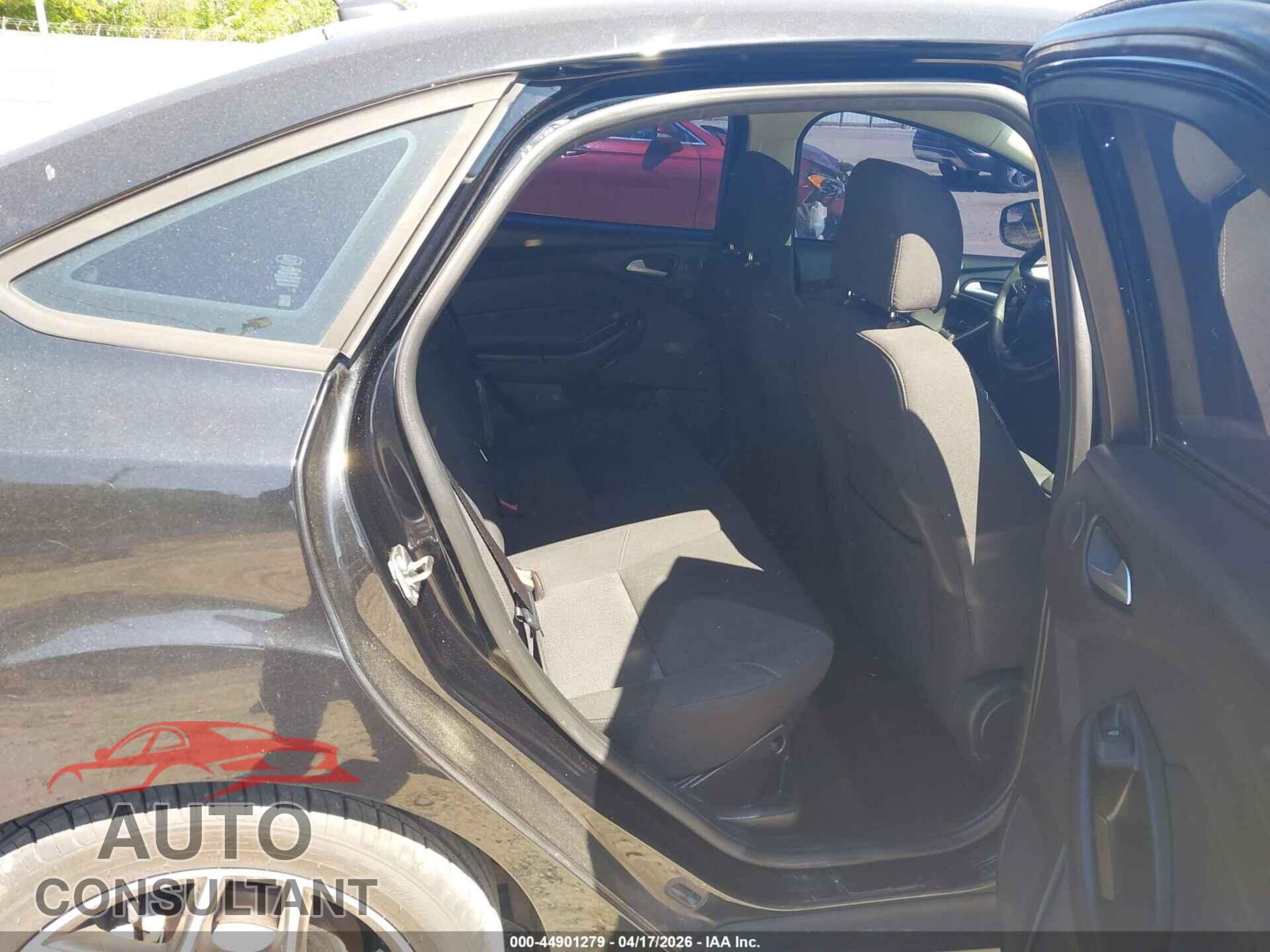 FORD FOCUS 2017 - 1FADP3H20HL212823
