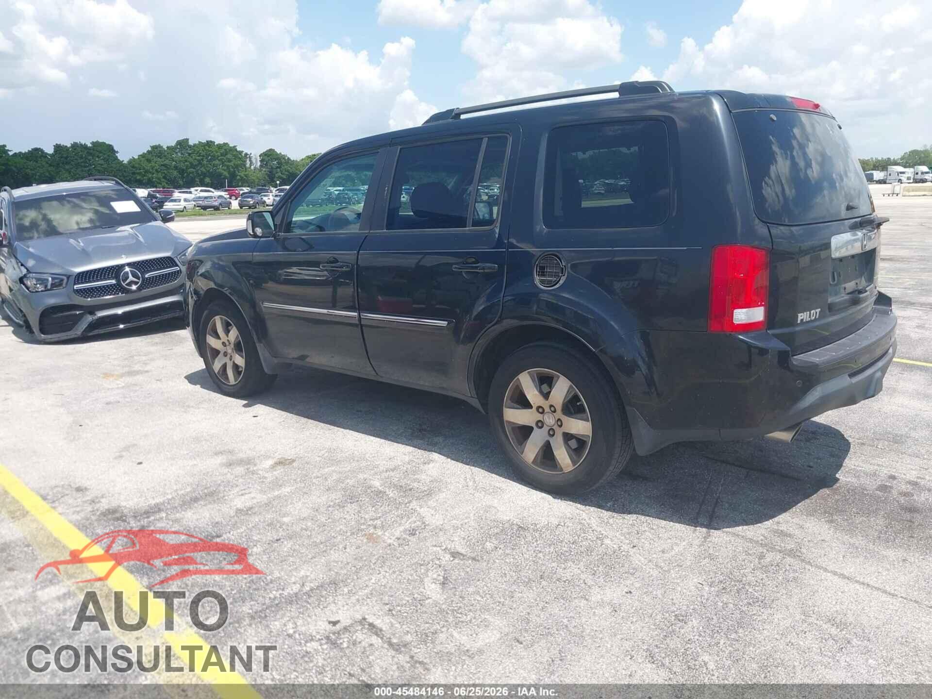 HONDA PILOT 2015 - 5FNYF3H93FB024678