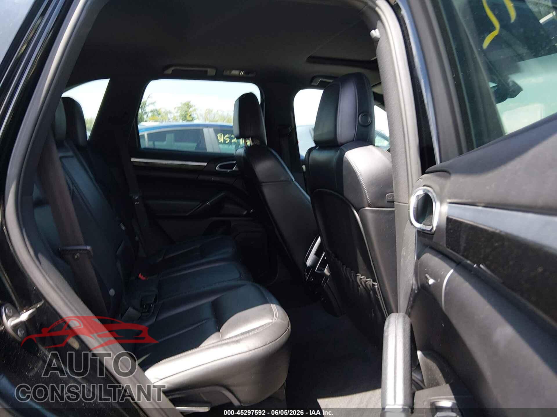 PORSCHE CAYENNE 2012 - WP1AA2A25CLA11882