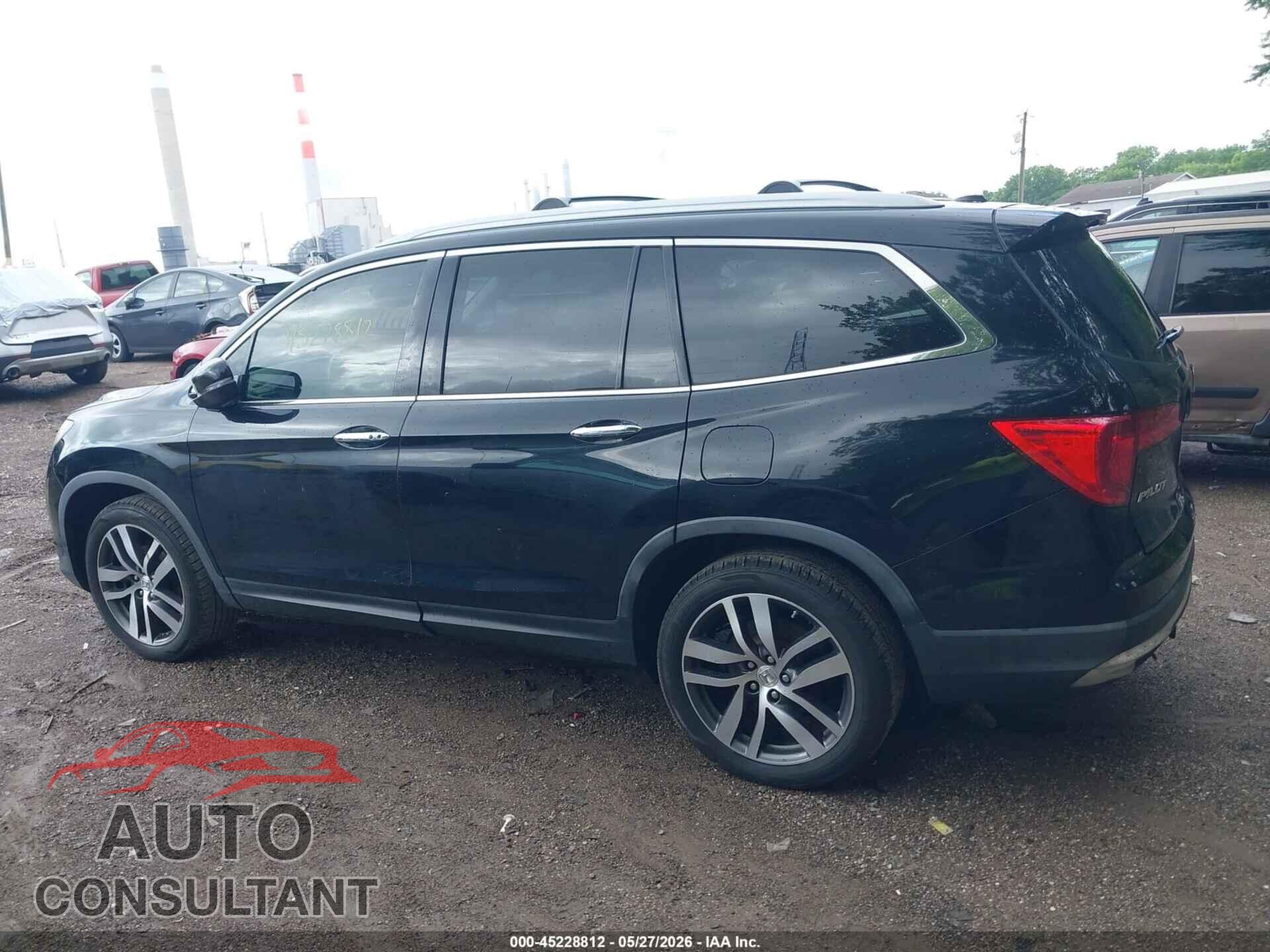 HONDA PILOT 2016 - 5FNYF6H02GB005625