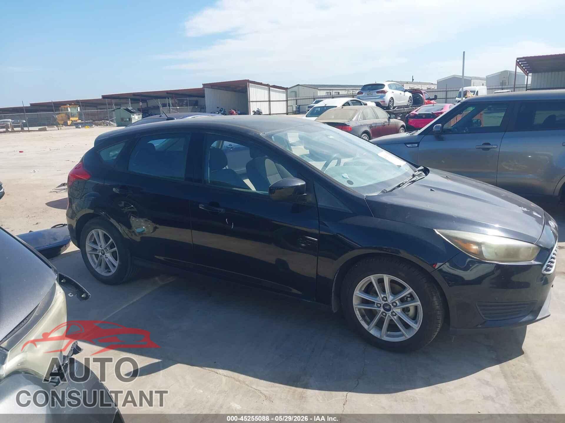 FORD FOCUS 2018 - 1FADP3K26JL282423