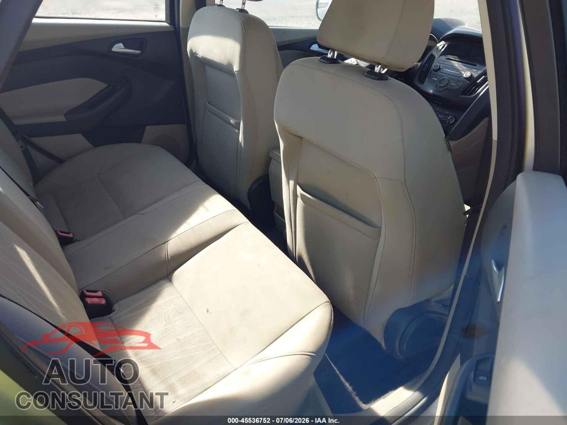 FORD FOCUS 2015 - 1FADP3F26FL353878