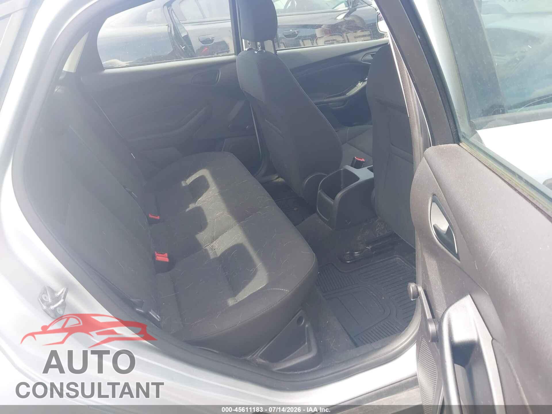 FORD FOCUS 2017 - 1FADP3E27HL317024