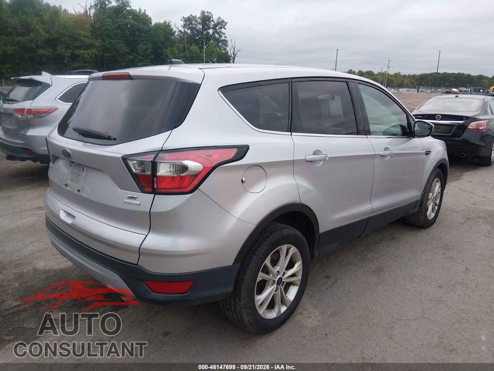 FORD ESCAPE 2017 - 1FMCU0GD3HUD33304