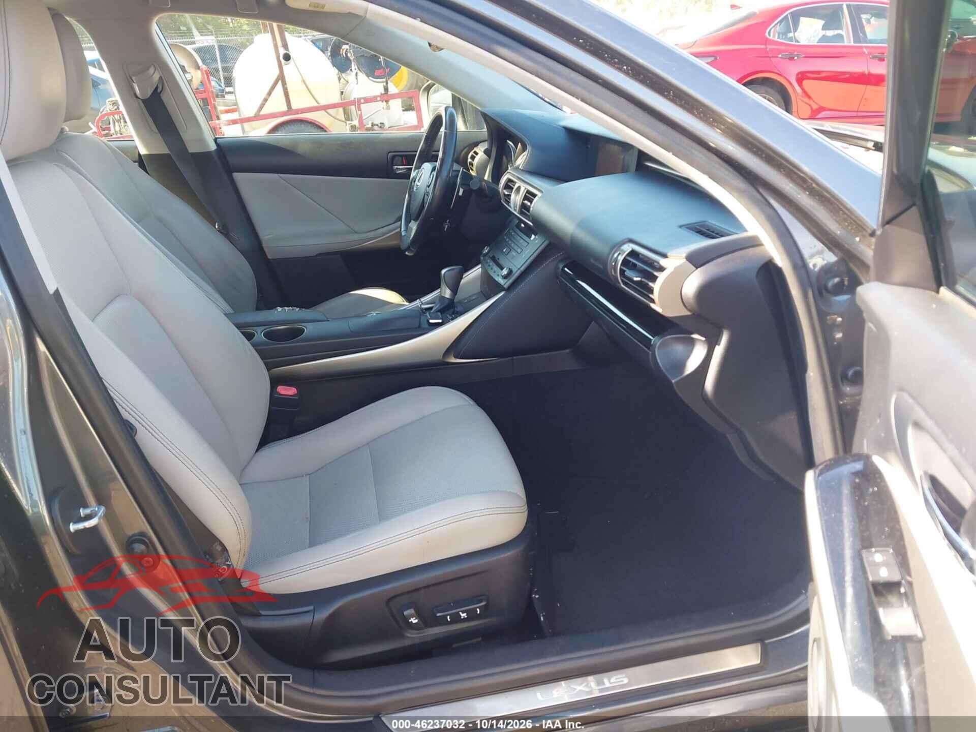 LEXUS IS 250 2015 - JTHBF1D28F5080716