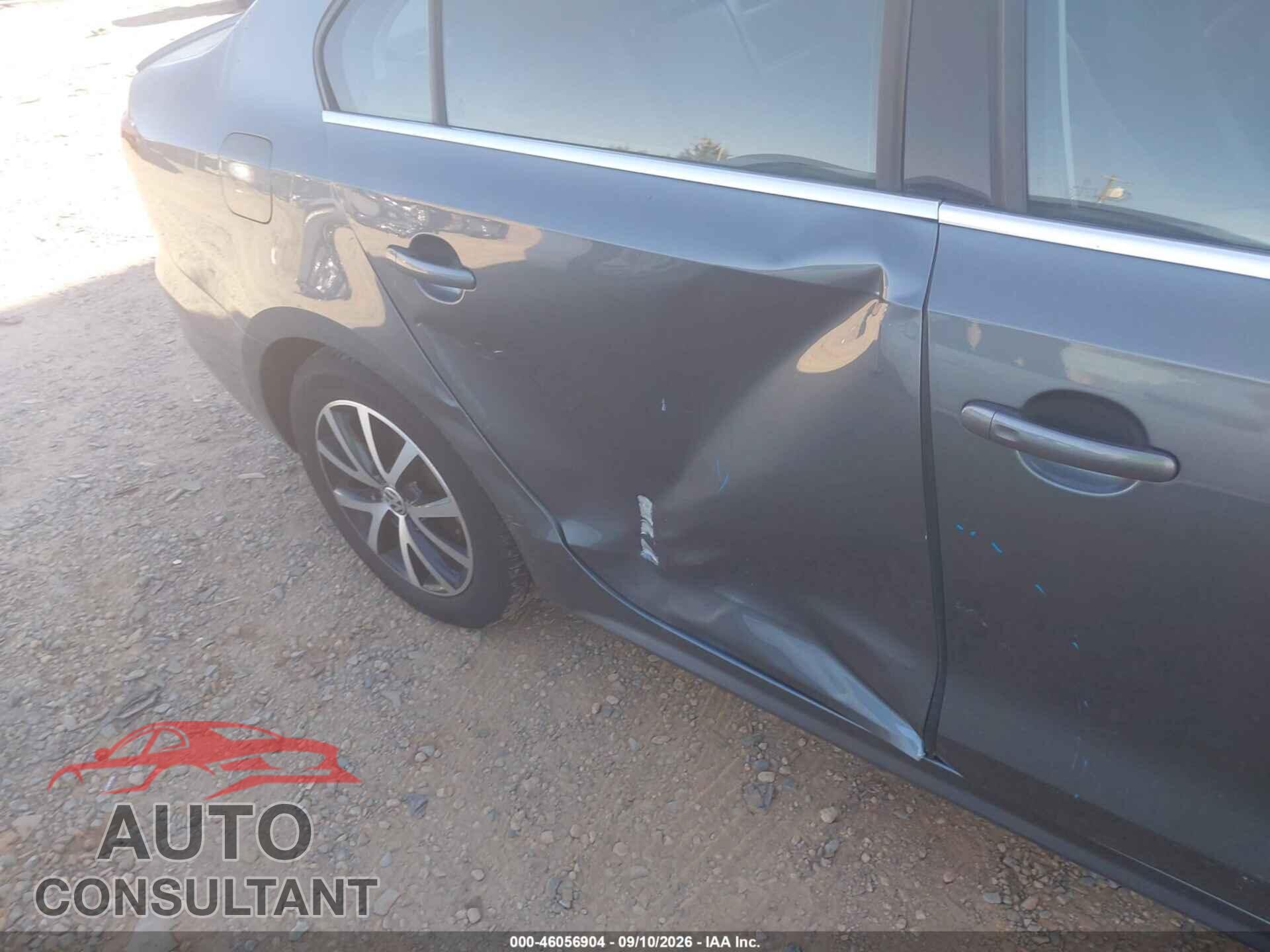 VOLKSWAGEN JETTA 2017 - 3VWDB7AJ4HM202017