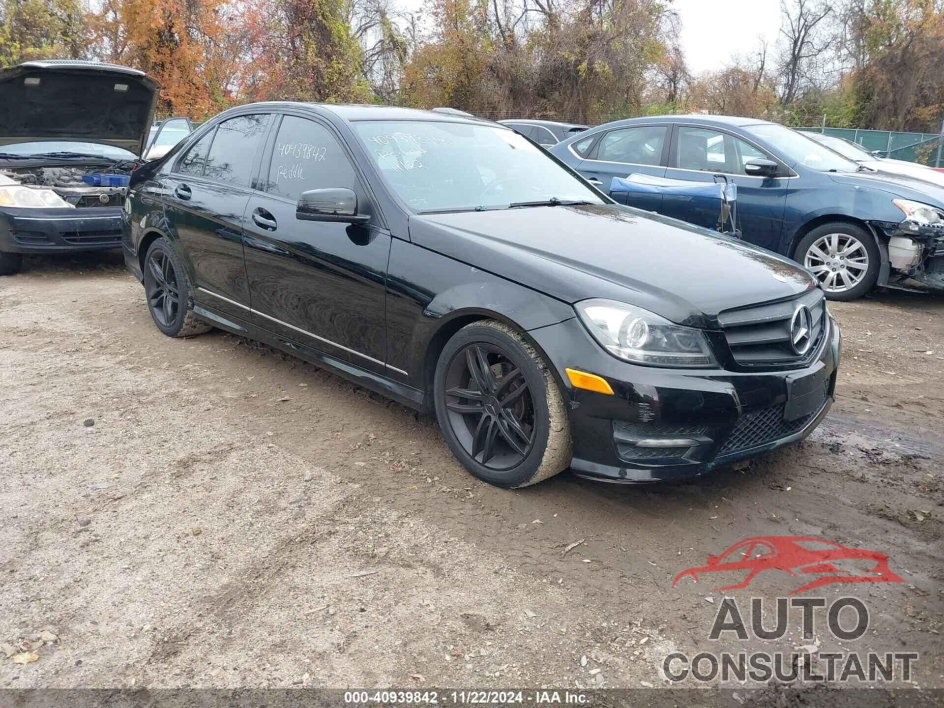 MERCEDES-BENZ C 300 2012 - WDDGF8BB7CA700385