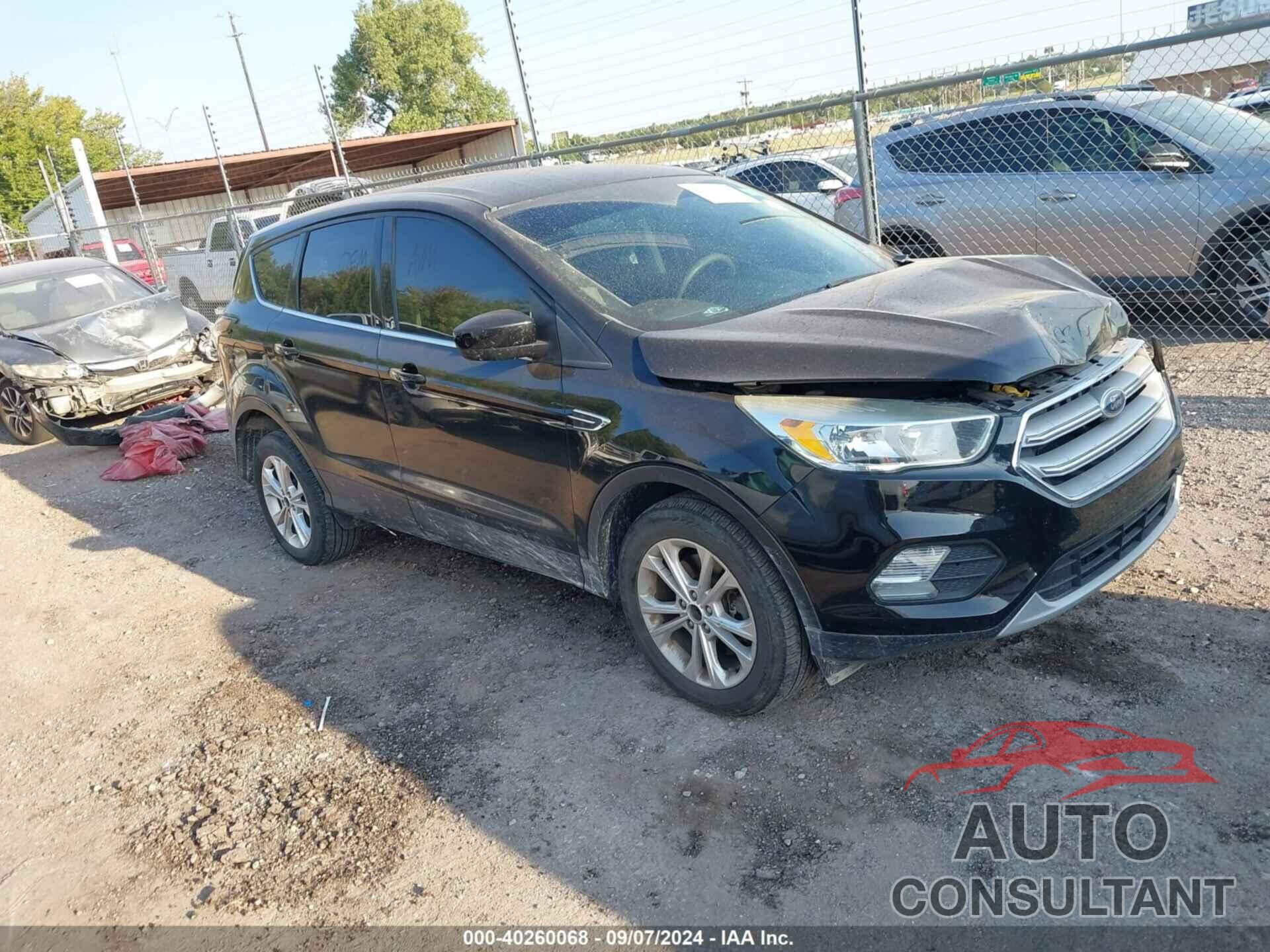 FORD ESCAPE 2017 - 1FMCU9GD7HUC17298