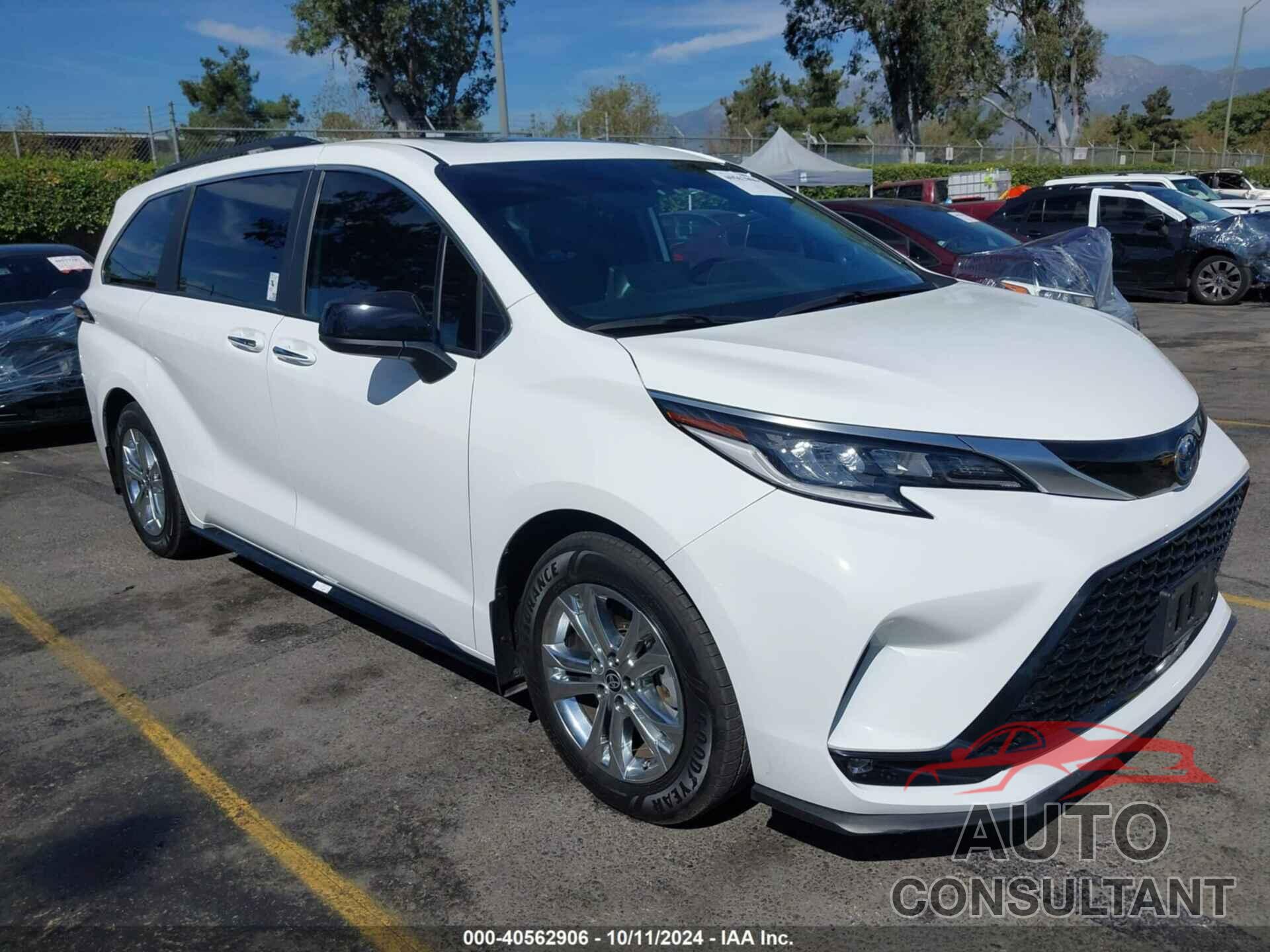 TOYOTA SIENNA 2023 - 5TDDSKFC4PS093413