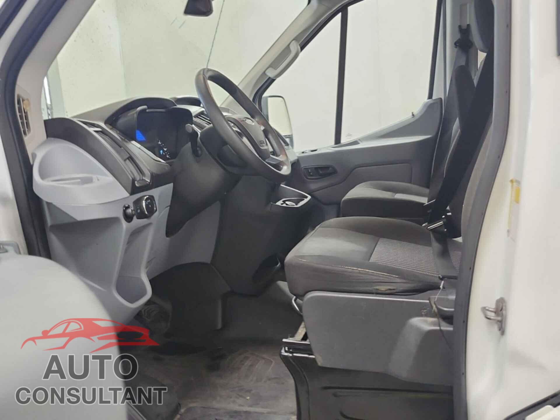 FORD TRANSIT 2019 - 1FTYR2CM3KKA04053
