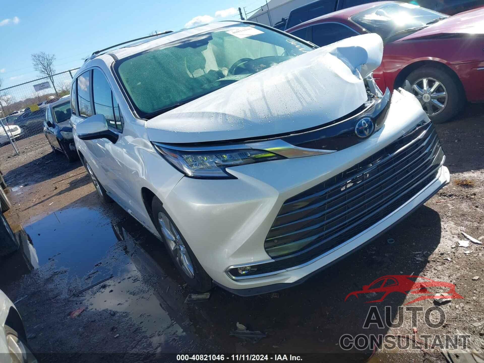 TOYOTA SIENNA 2024 - 5TDZSKFC0RS152806