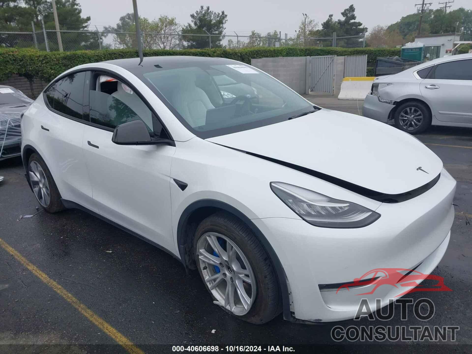 TESLA MODEL Y 2021 - 5YJYGAEE3MF275670