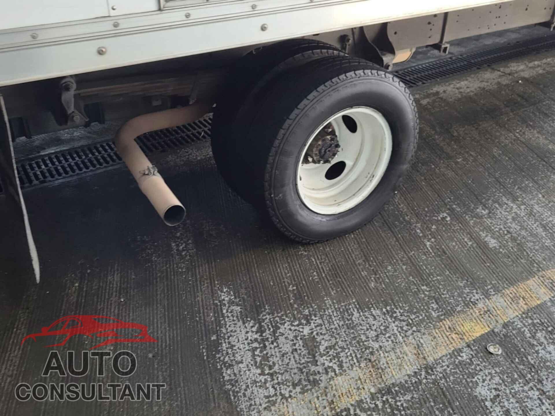 FORD ECONOLINE 2016 - 1FDXE4FS4GDC10616