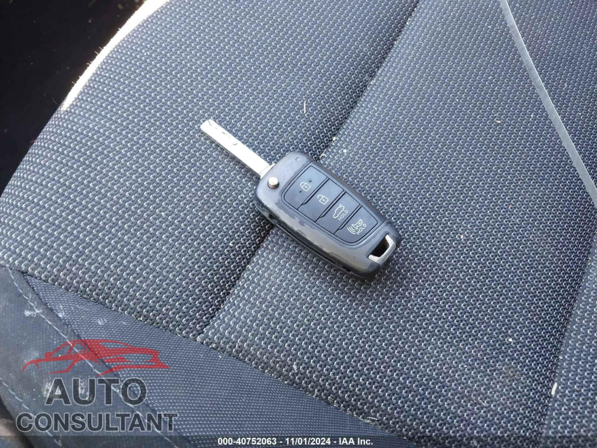 HYUNDAI ACCENT 2018 - 3KPC24A32JE005927