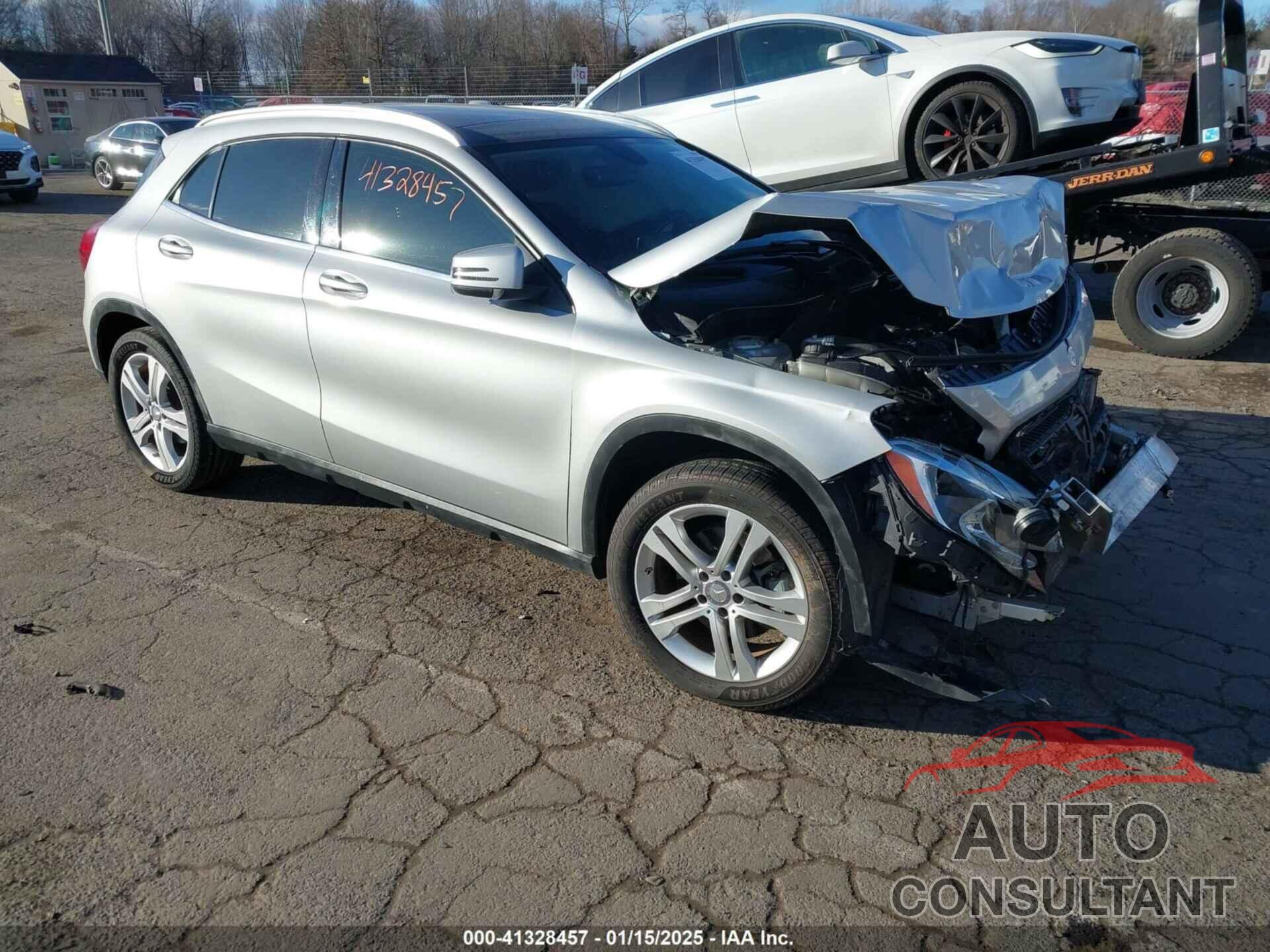 MERCEDES-BENZ GLA 250 2015 - WDCTG4GB3FJ074548