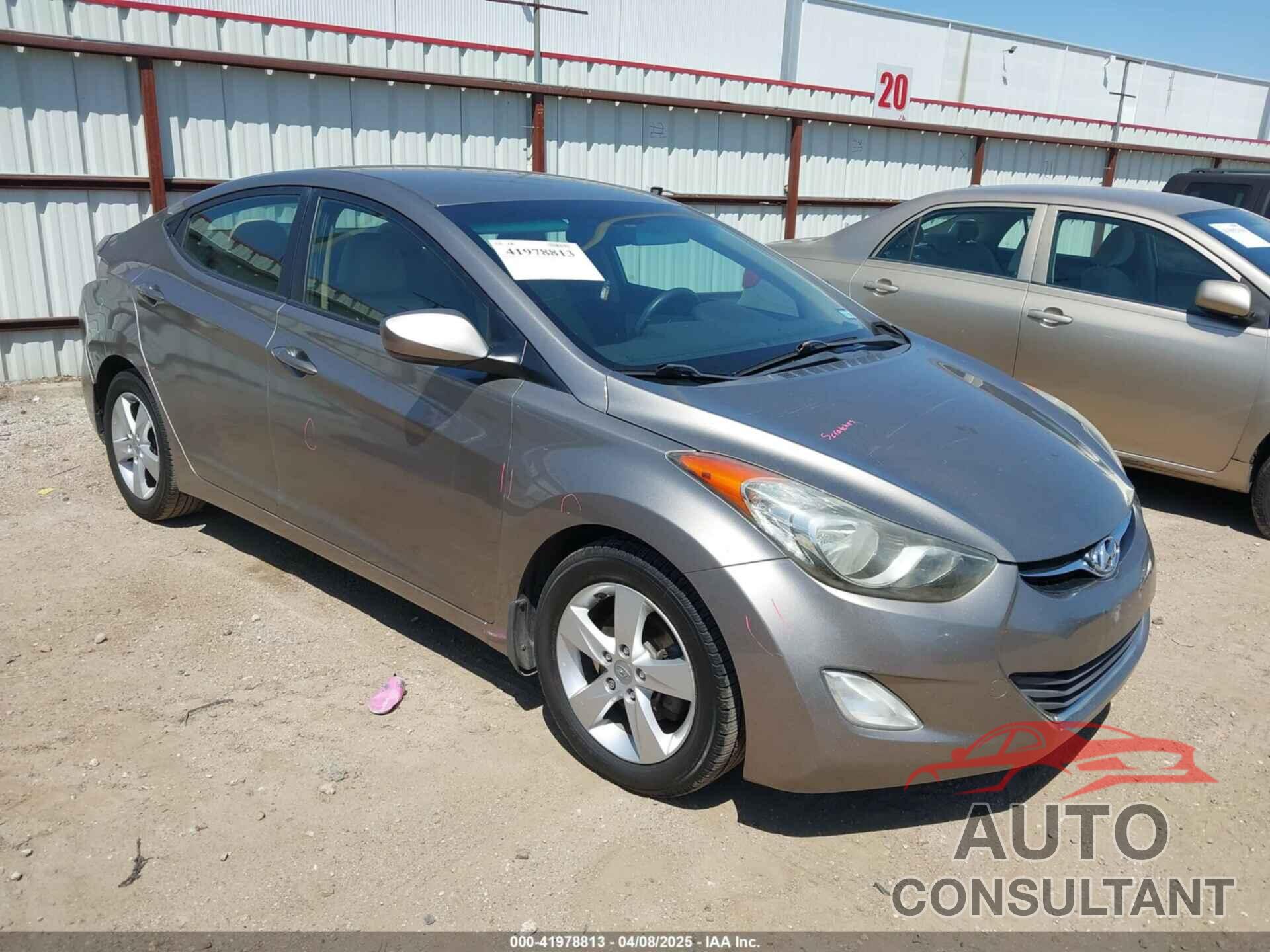 HYUNDAI ELANTRA 2013 - 5NPDH4AE0DH267613