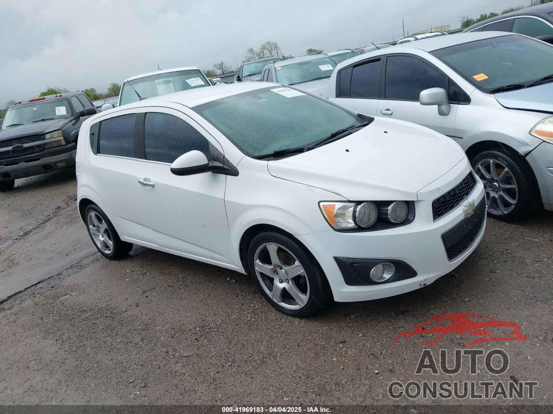 CHEVROLET SONIC 2014 - 1G1JE6SB1E4113679