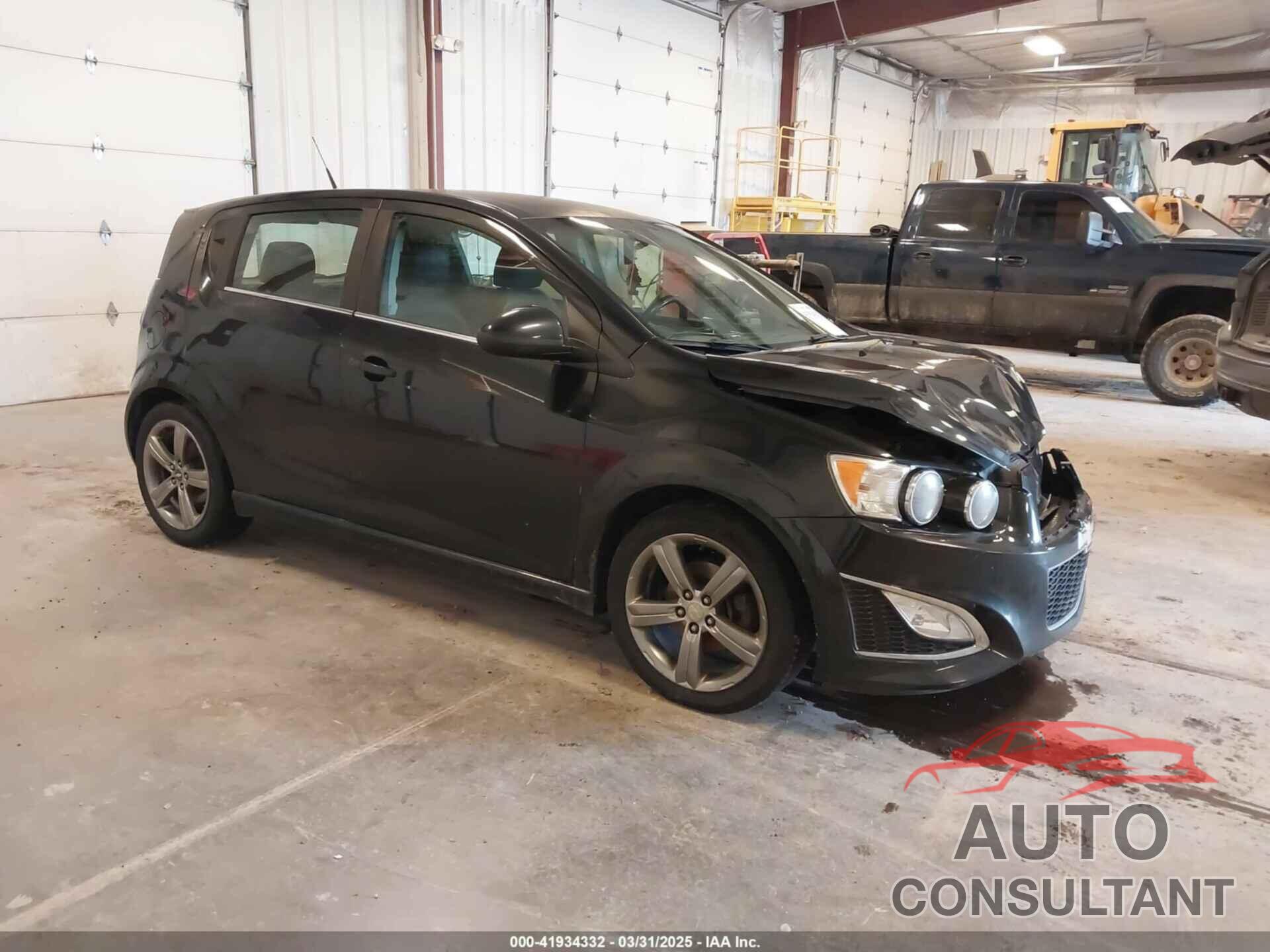 CHEVROLET SONIC 2014 - 1G1JG6SB2E4209458
