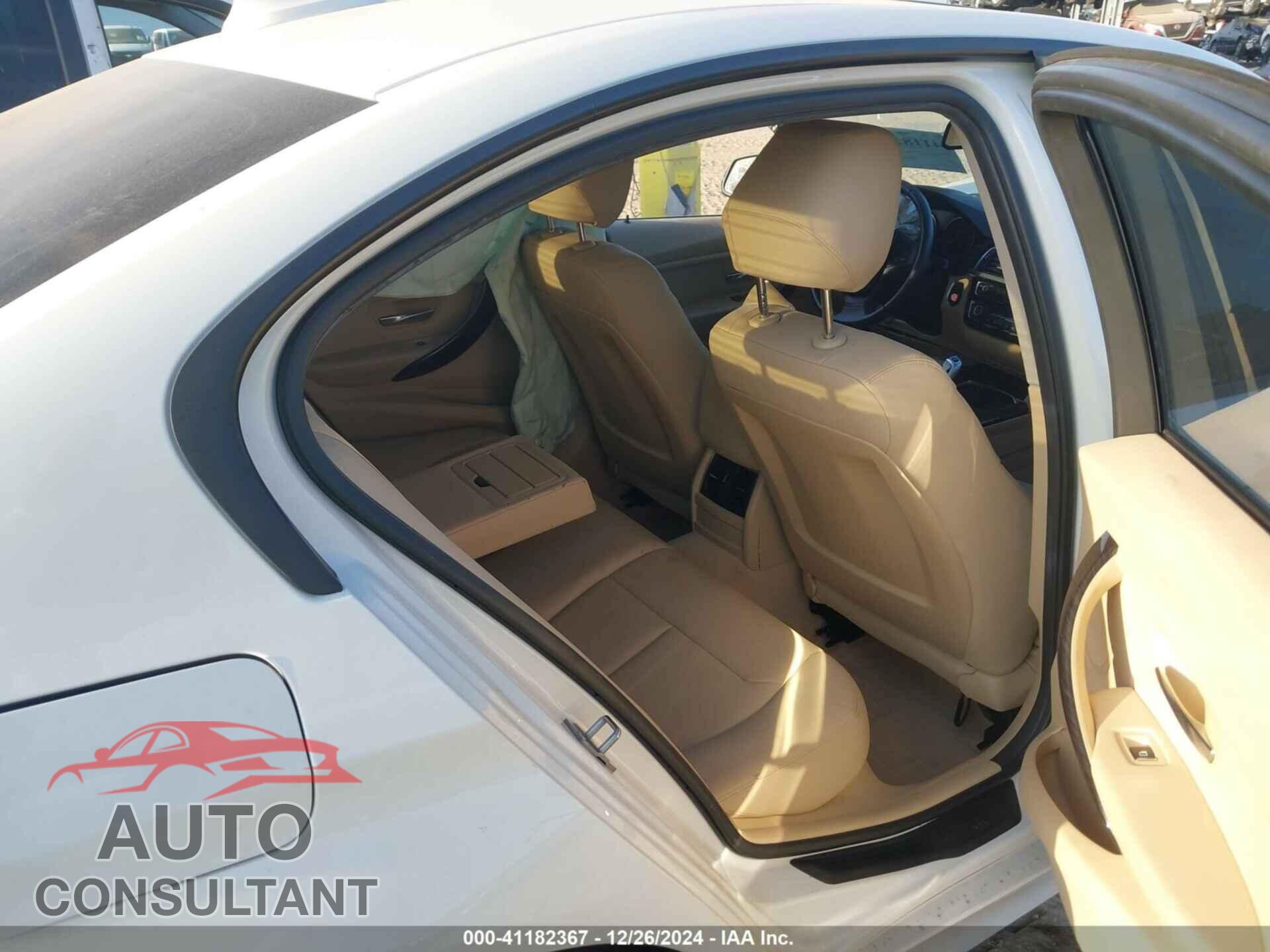 BMW 320I 2016 - WBA8E1G57GNU11336
