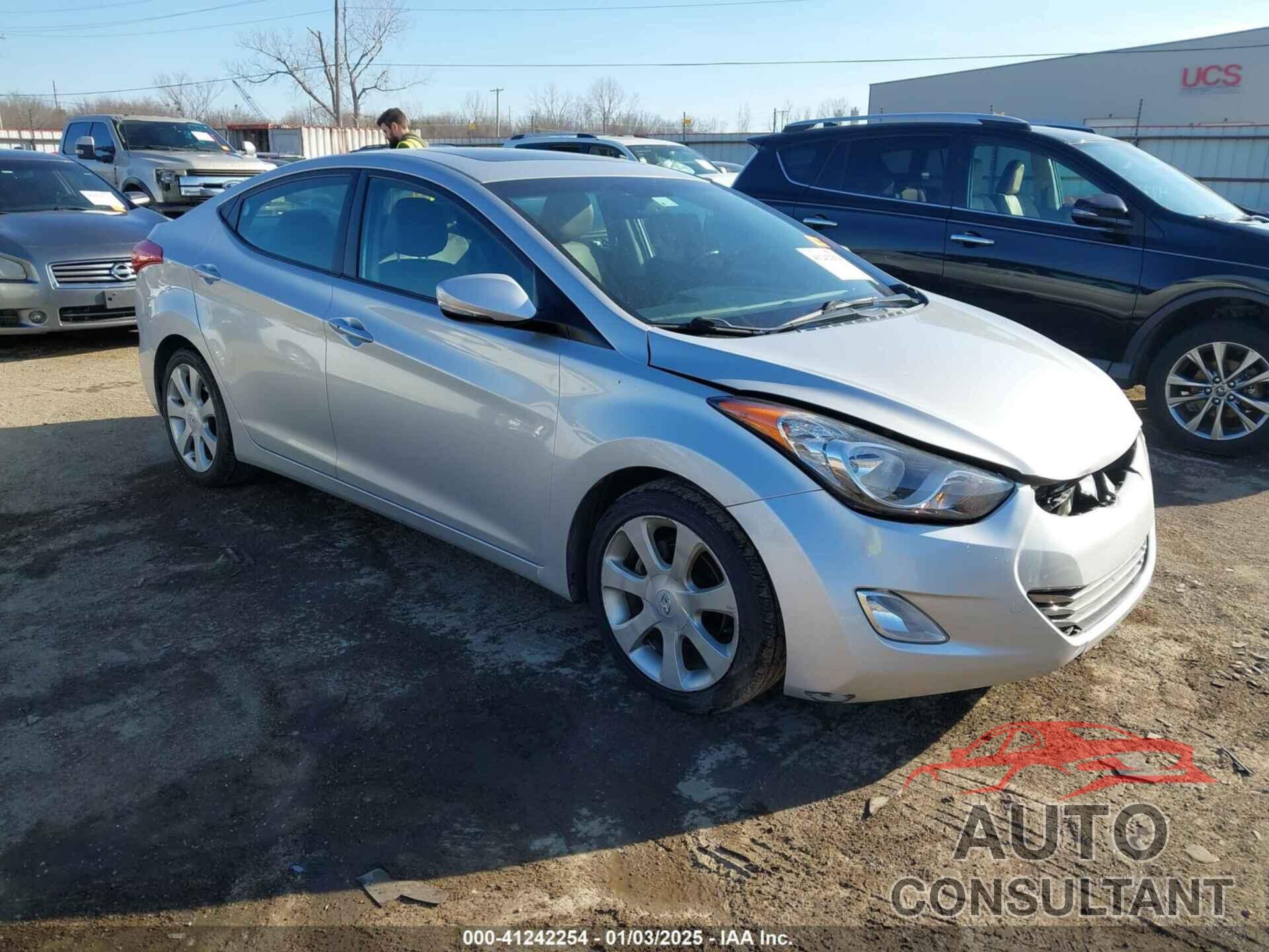 HYUNDAI ELANTRA 2012 - KMHDH4AE2CU352307