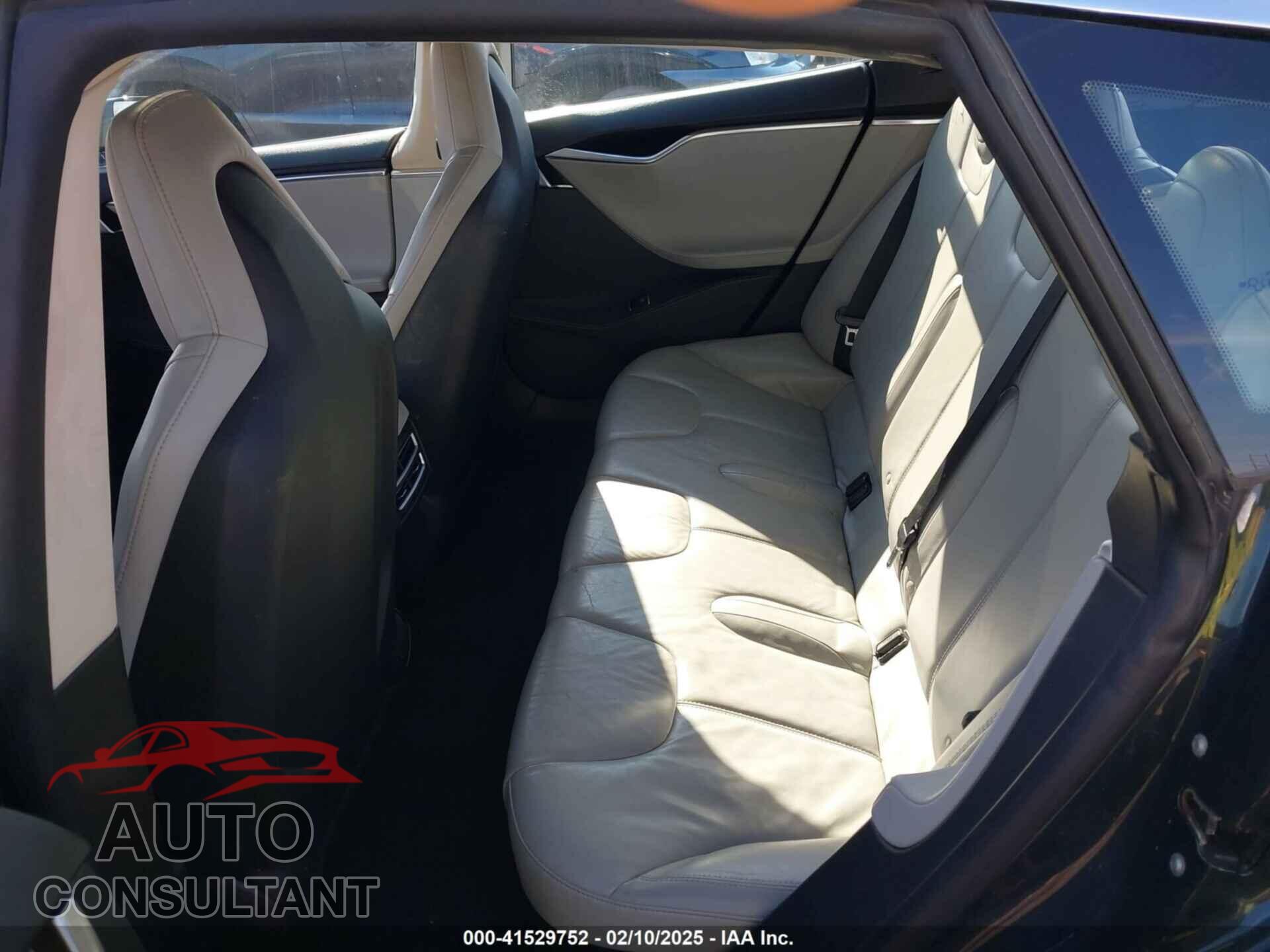 TESLA MODEL S 2013 - 5YJSA1CN7DFP26335