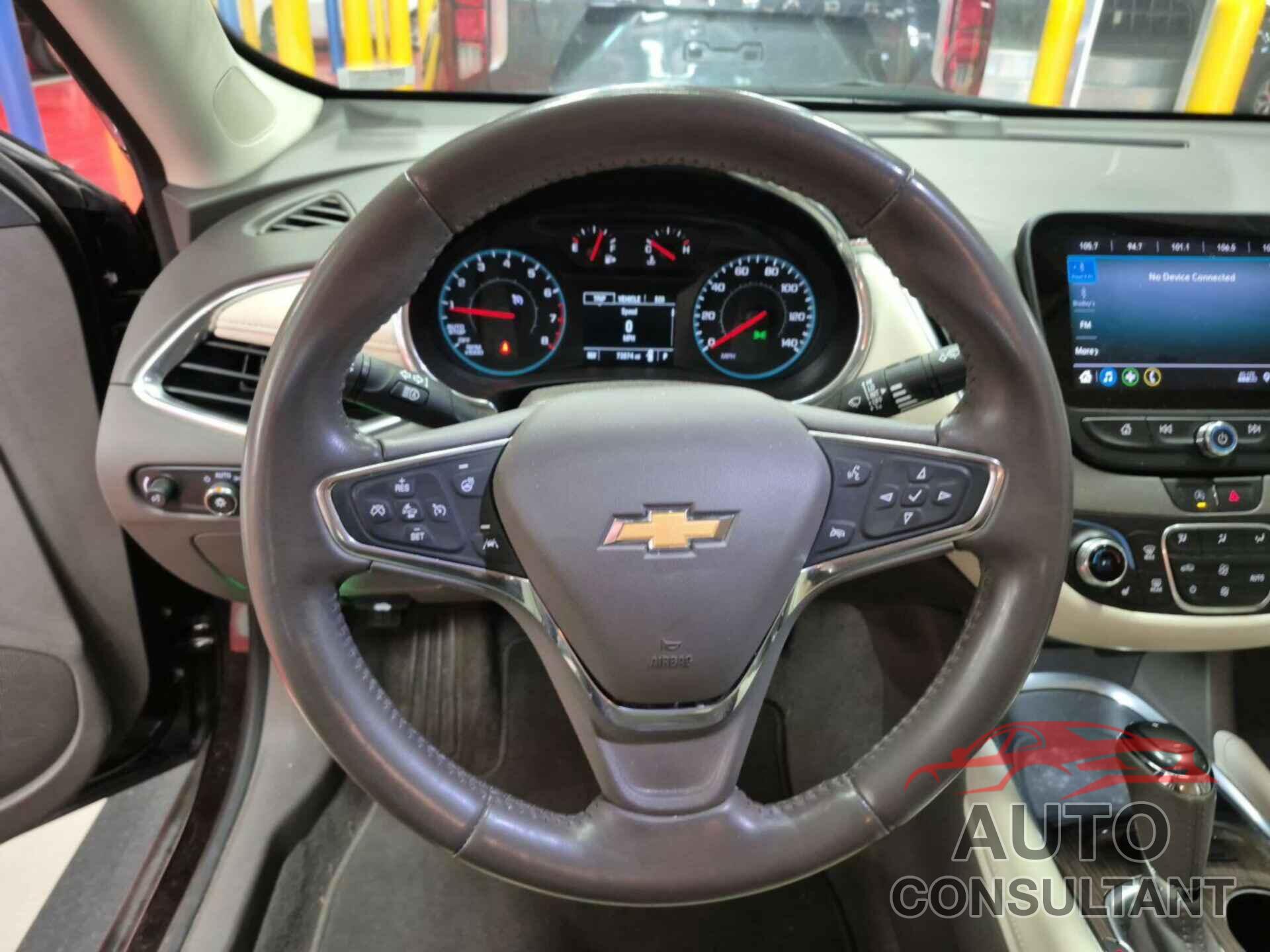 CHEVROLET MALIBU 2020 - 1G1ZD5ST8LF146432
