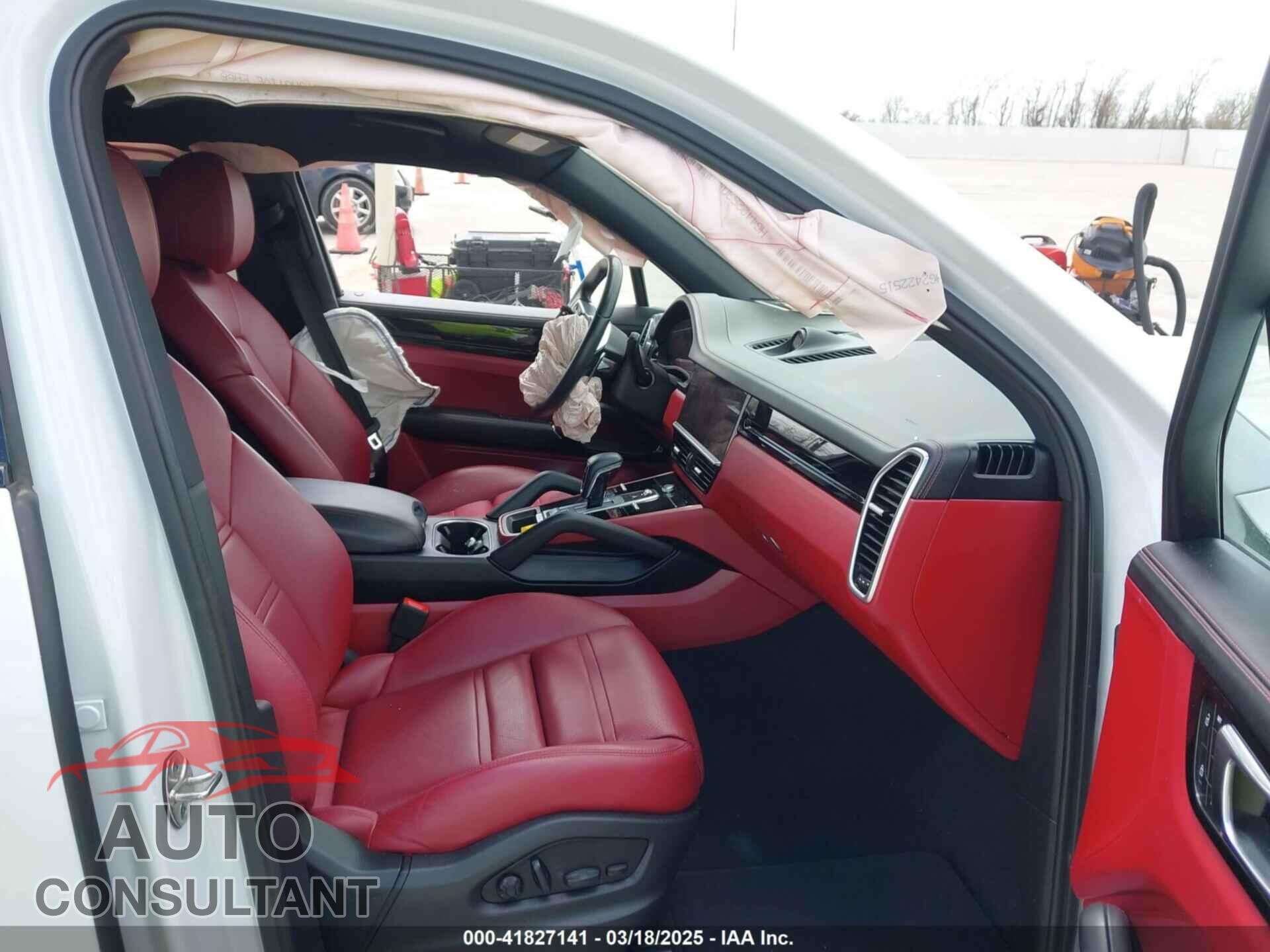 PORSCHE CAYENNE 2023 - WP1AA2AY0PDA06402
